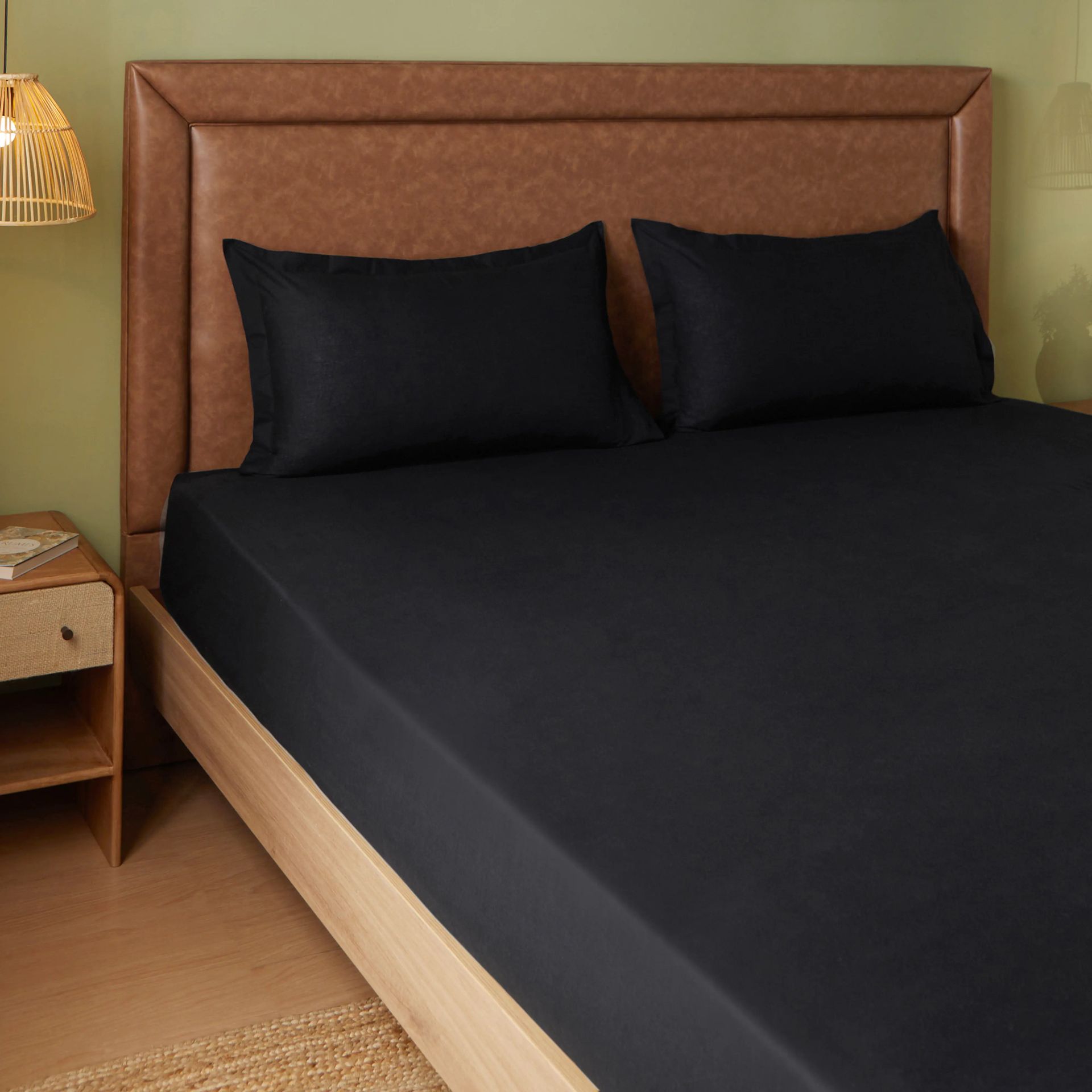 Solid Dyed 144 TC 100% Cotton Black Queen Fitted Sheet Set | Paleto