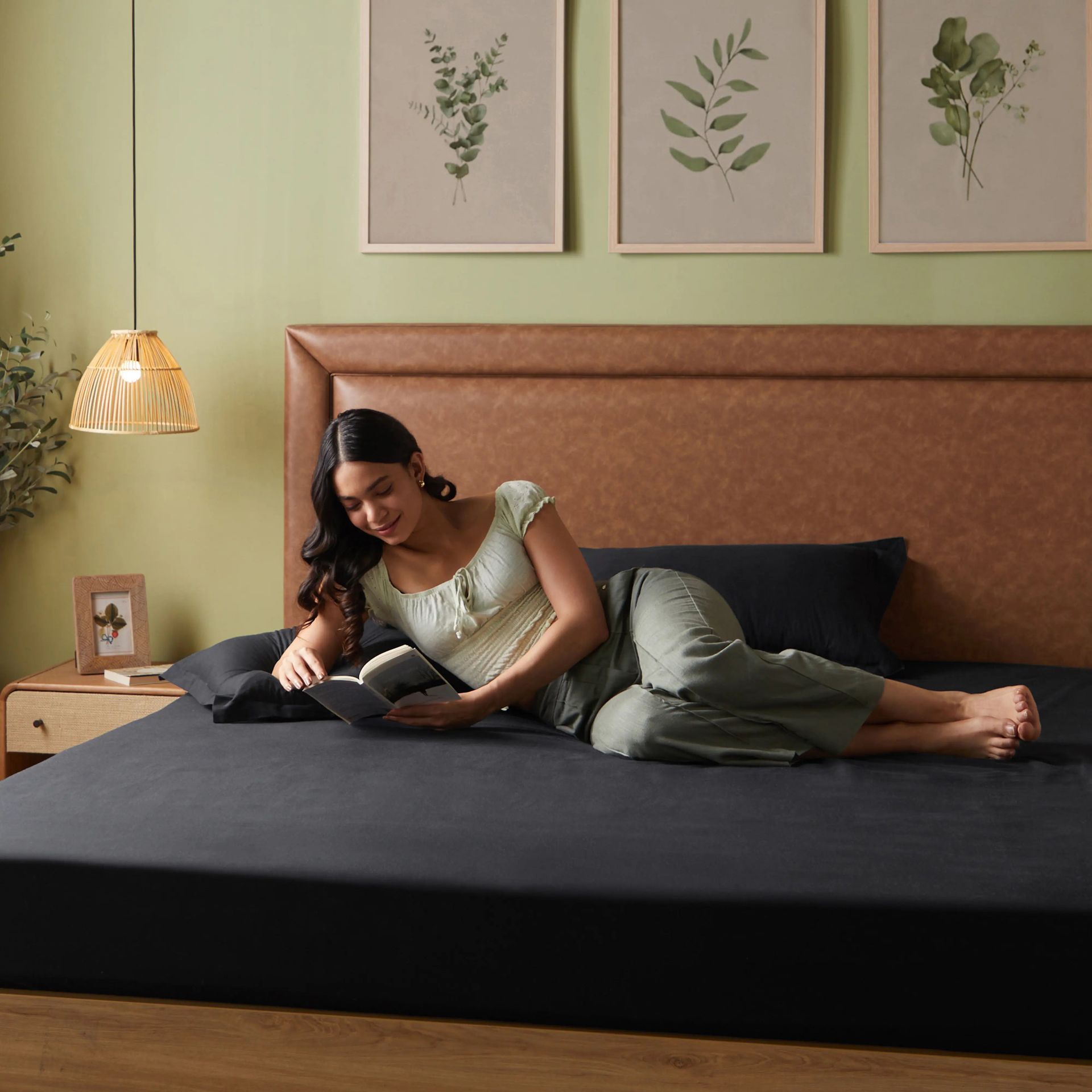 Solid Dyed 144 TC 100% Cotton Black Queen Fitted Sheet Set | Paleto