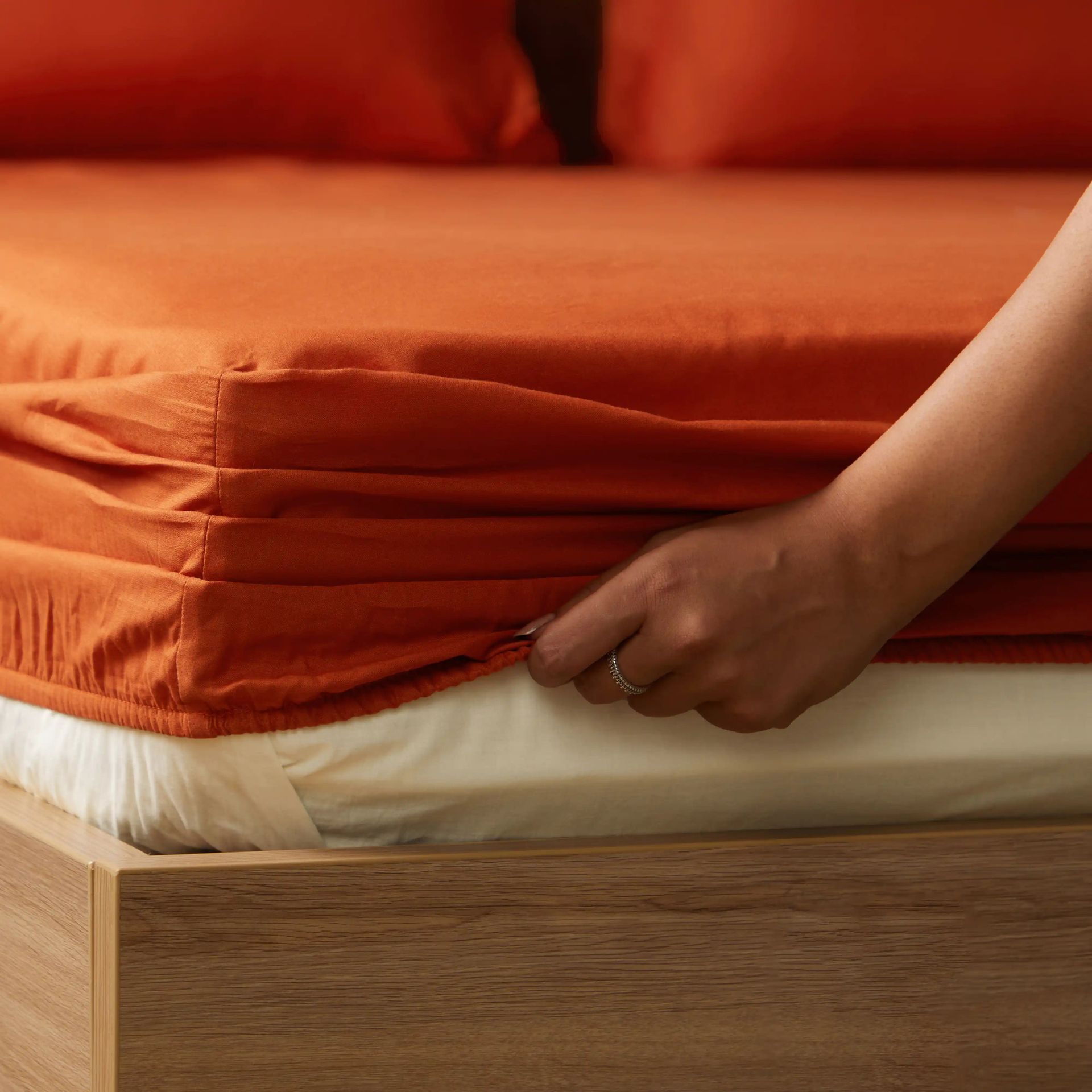 Solid Dyed 144 TC 100% Cotton Rust Queen Fitted Sheet Set | Paleto