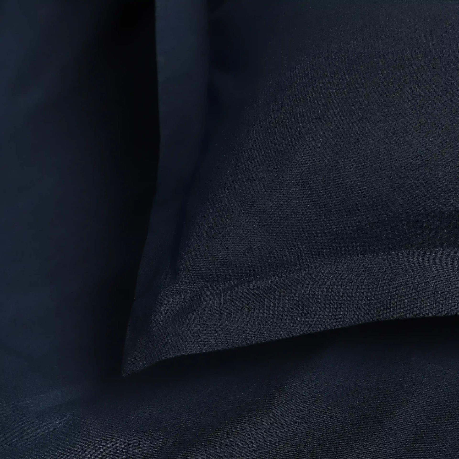 Solid Dyed 144 TC 100% Cotton Navy Queen Fitted Sheet Set | Paleto