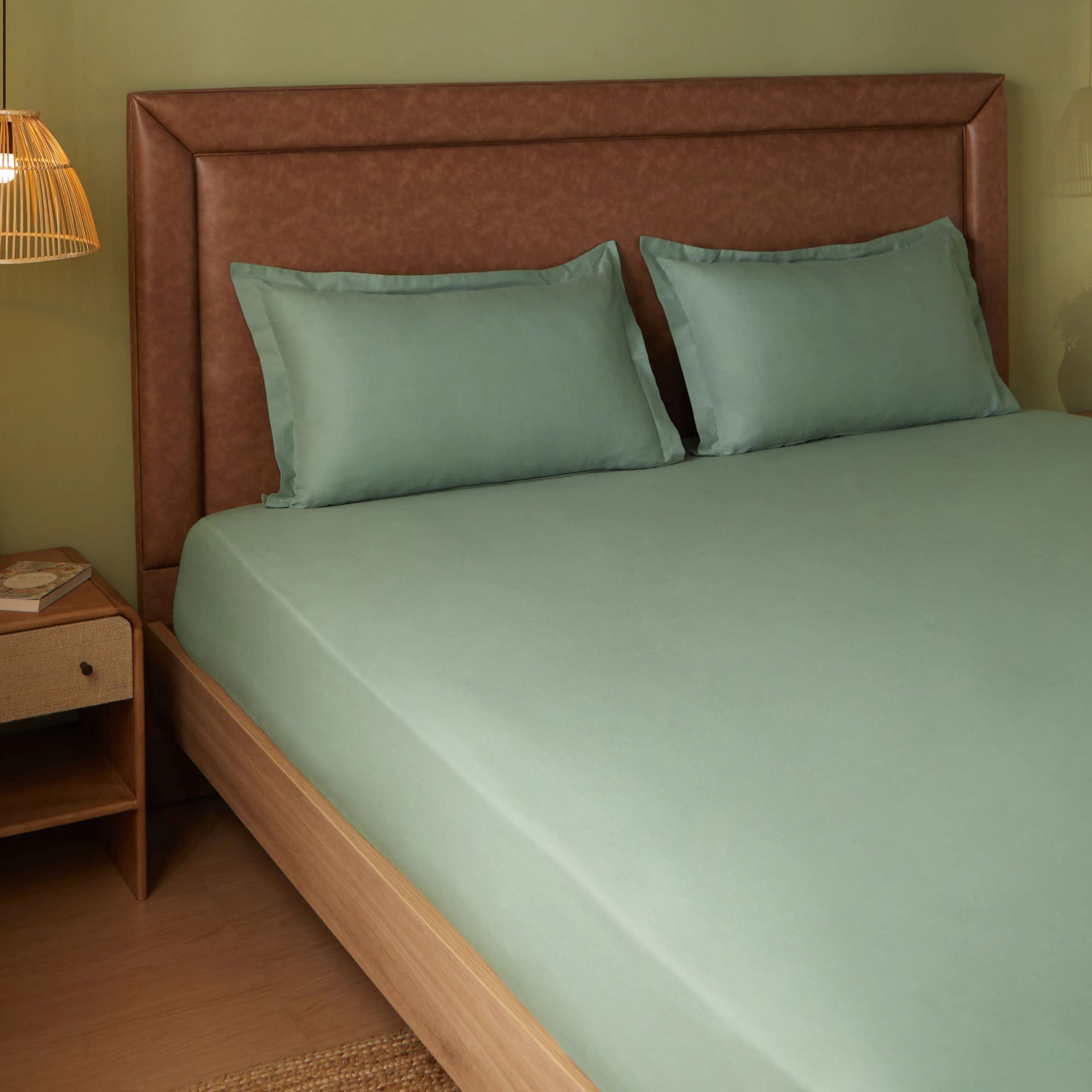 Solid Dyed 144 TC 100% Cotton Green Sage Queen Fitted Sheet Set | Paleto