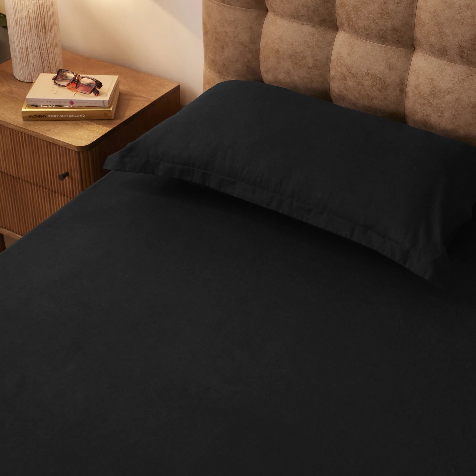 Solid Dyed 144 TC 100% Cotton Black Single Bedsheet Set | Paleto