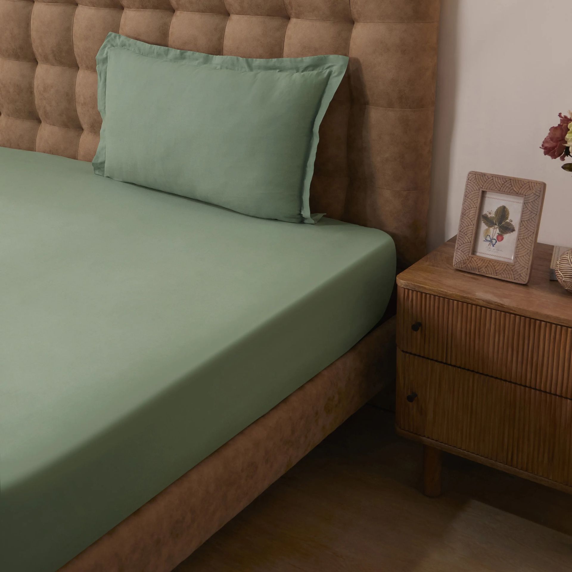 Solid Dyed 144 TC 100% Cotton Green Sage Single Bedsheet Set | Paleto