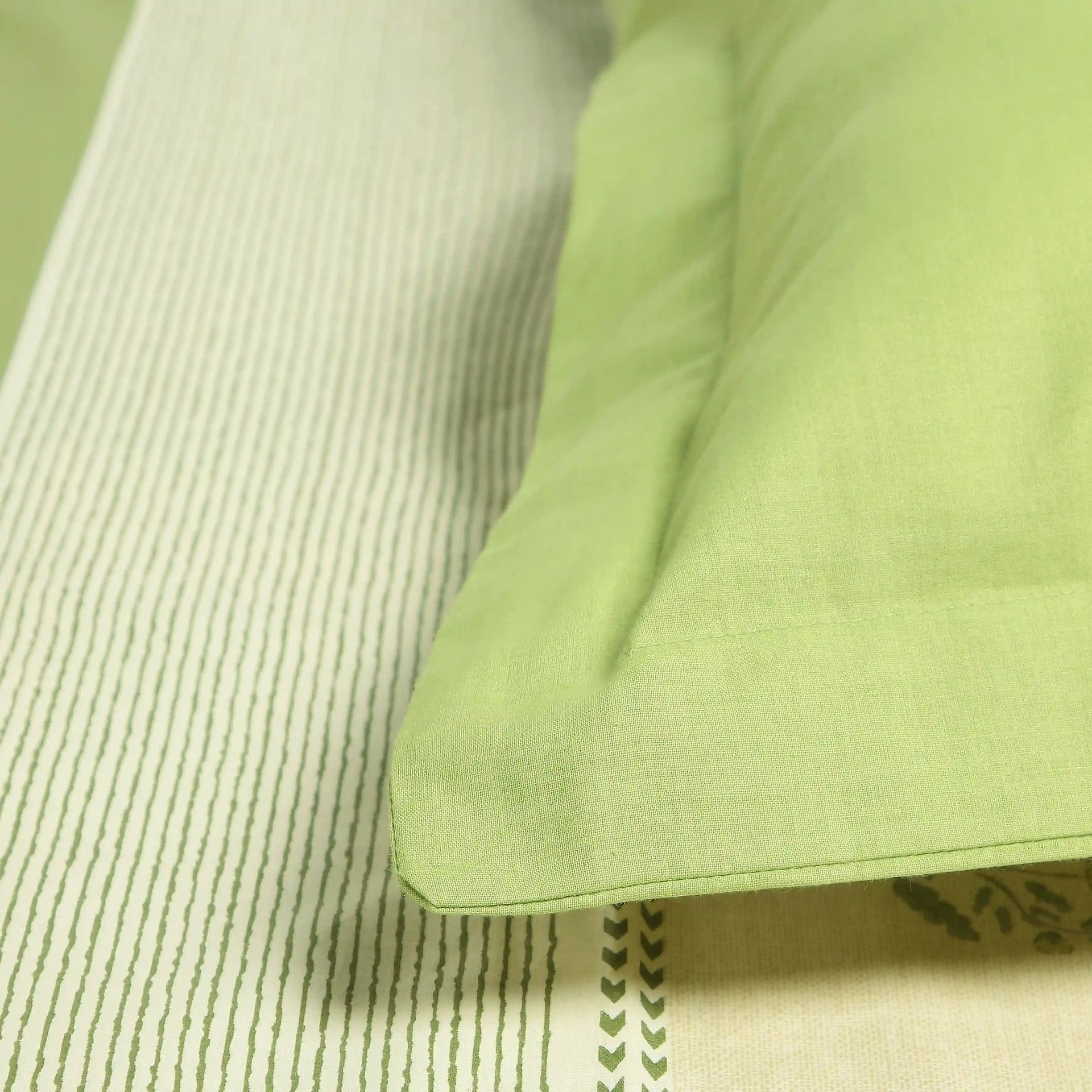 Indian Heritage 144 TC 100% Cotton Indian Moss Queen Fitted Sheet Set | Chippa Lane