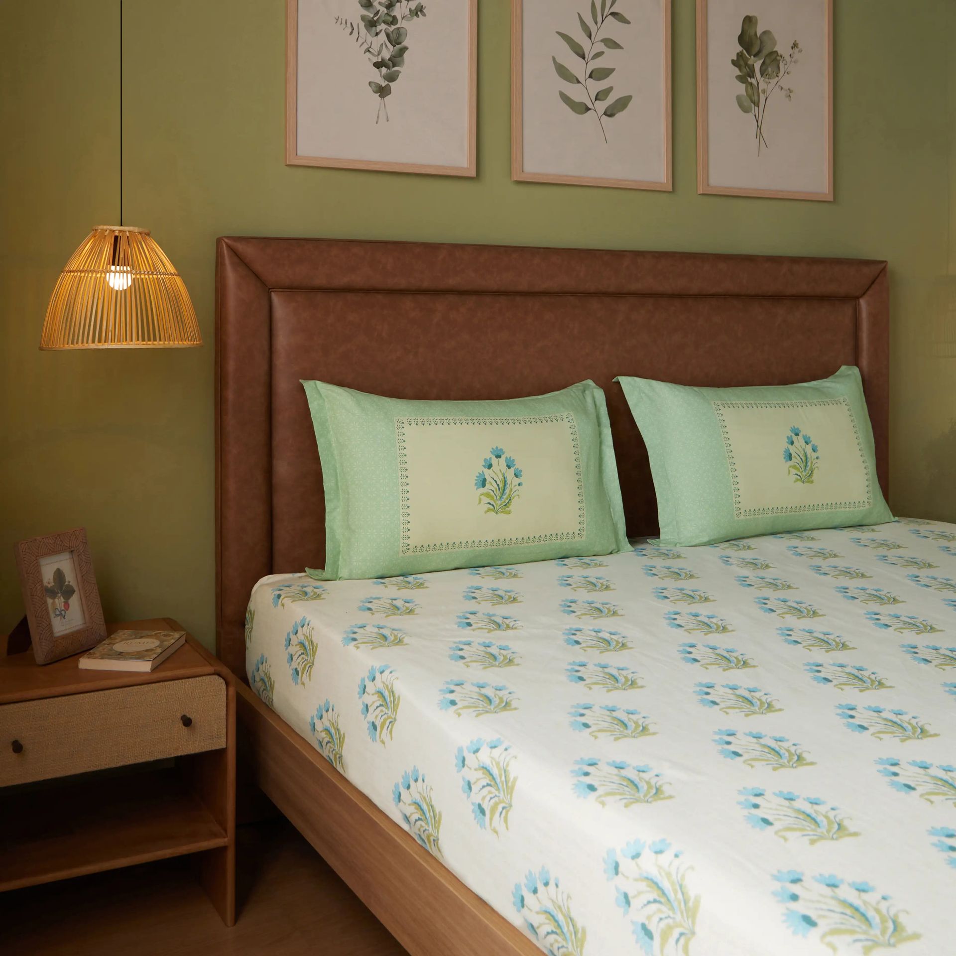 Indian Heritage 144 TC 100% Cotton Indian Sage Queen Fitted Sheet Set | Chippa Lane
