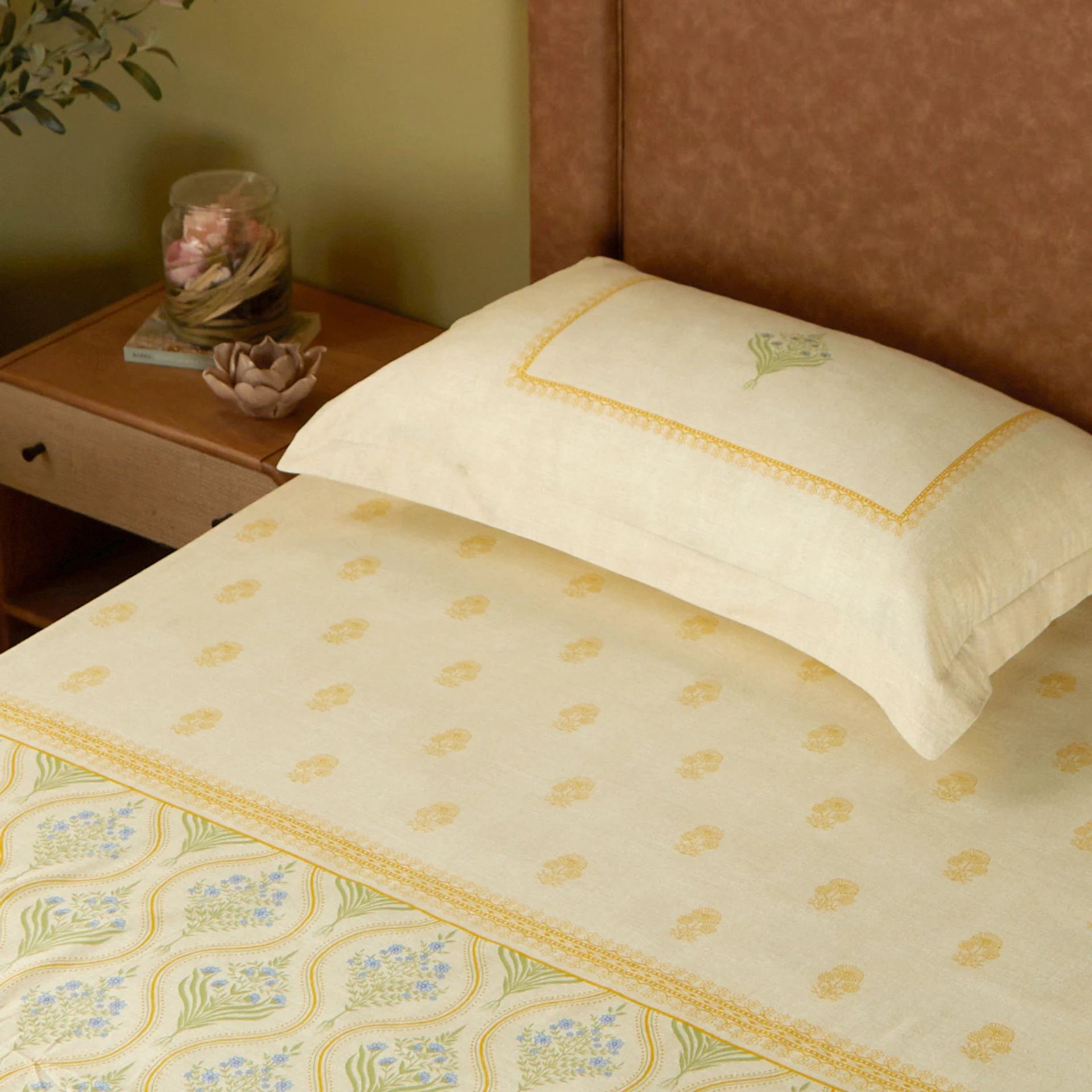 Indian Heritage 144 TC 100% Cotton Mustard Single Bedsheet Set | Chippa Lane