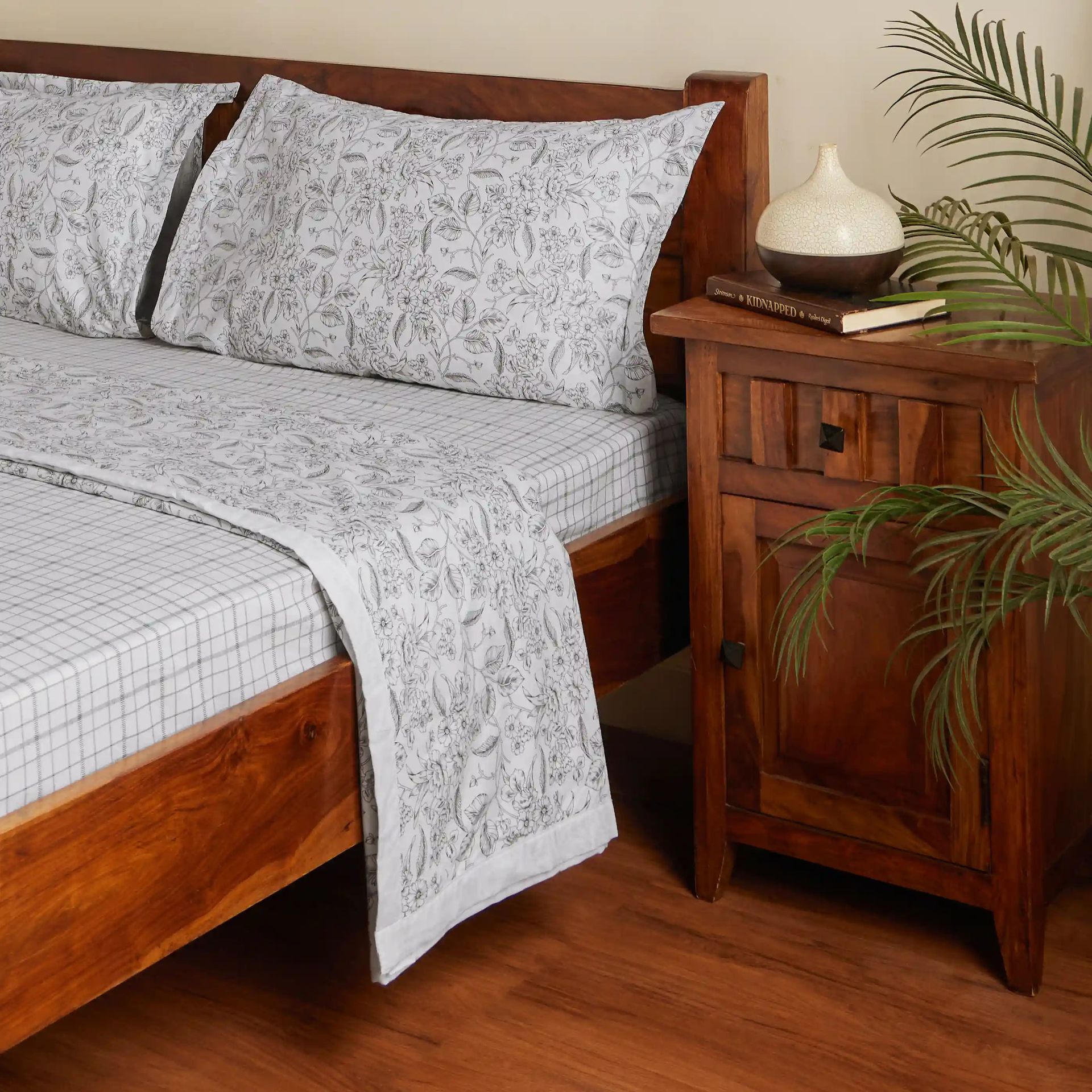 Floral Geometric 144 TC Cotton Charcoal Checks Double Bedding Set | Mishella