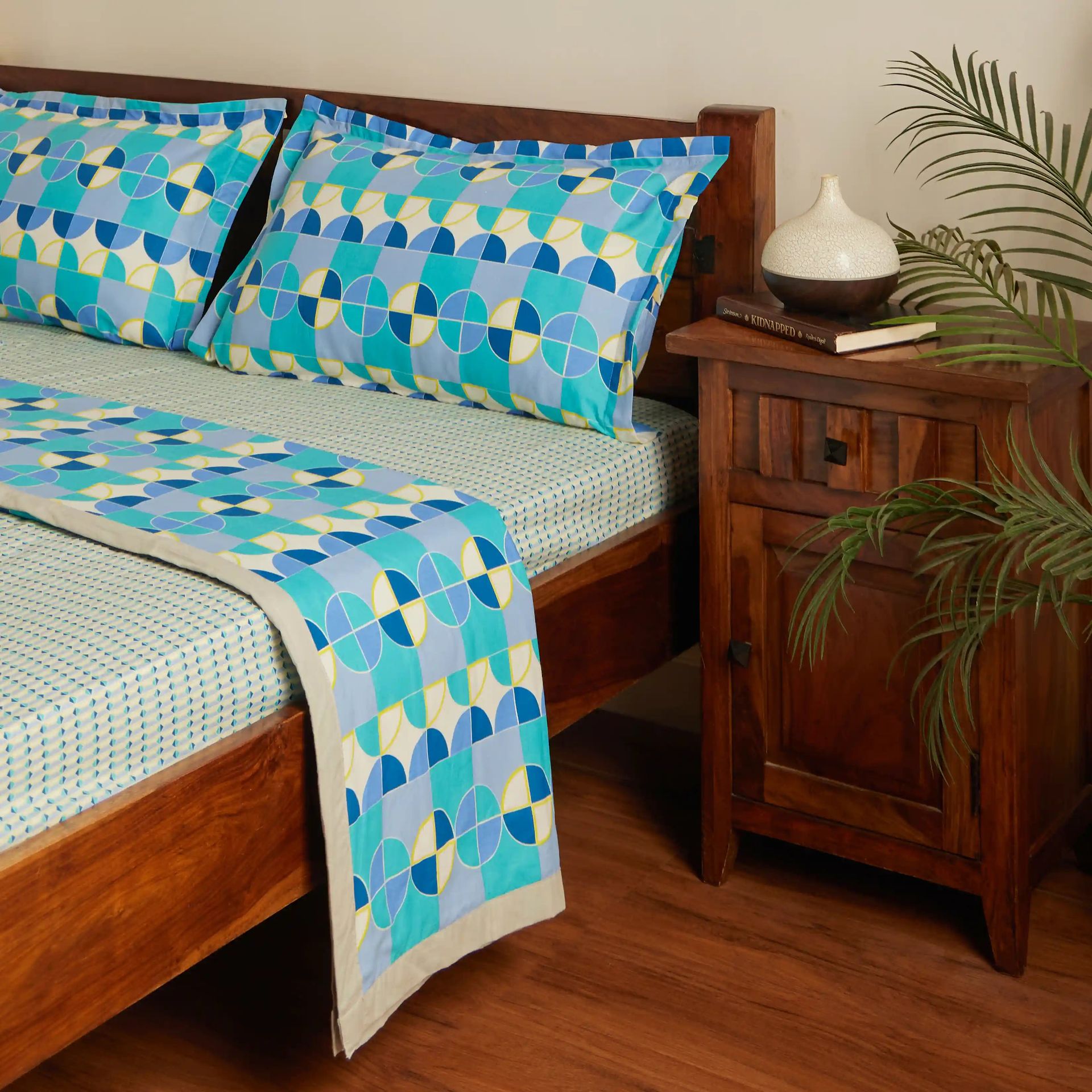 Geometric 144 TC Cotton Kaleido Teal Double Bedding Set | Mishella