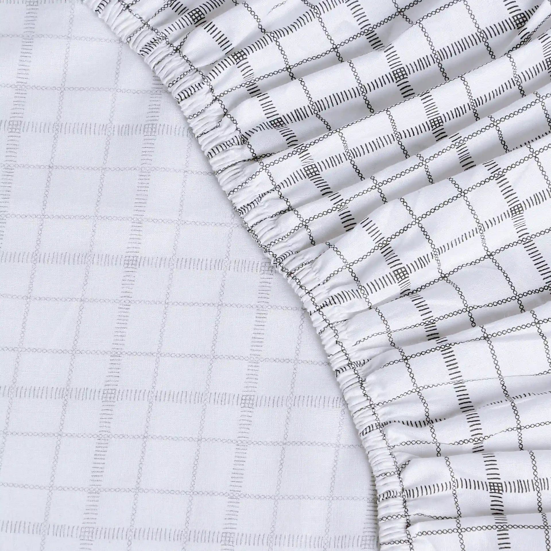 Floral Geometric 144 TC 100% Cotton Charcoal Checks Queen Fitted Sheet Set | Mishella