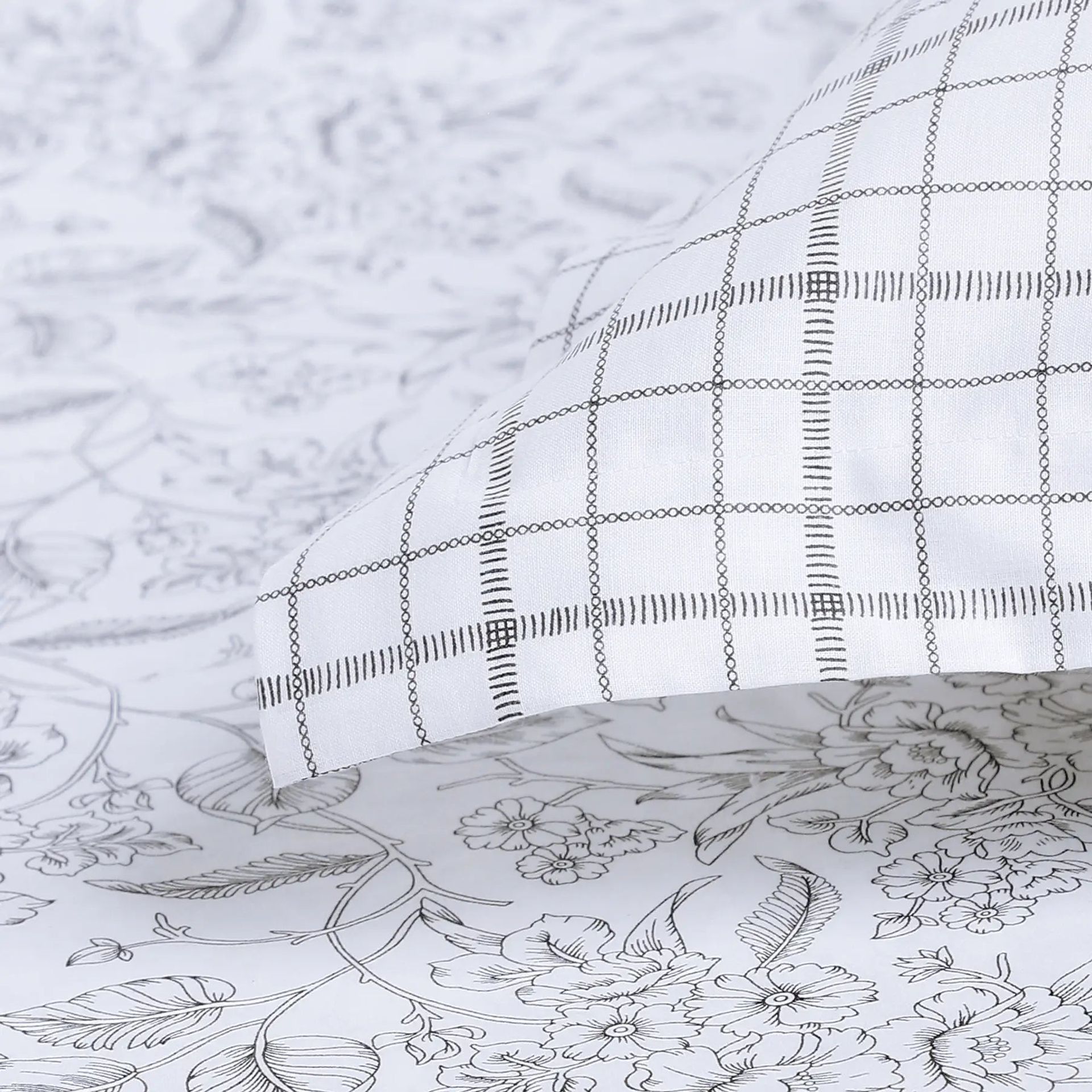 Floral Geometric 144 TC 100% Cotton Charcoal Bloom Queen Fitted Sheet Set | Mishella