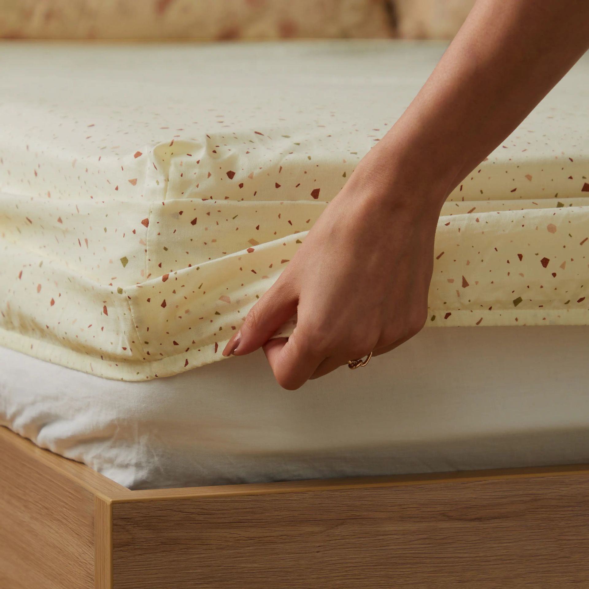 Floral Geometric 144 TC 100% Cotton Cream Bloom Queen Fitted Sheet Set | Mishella