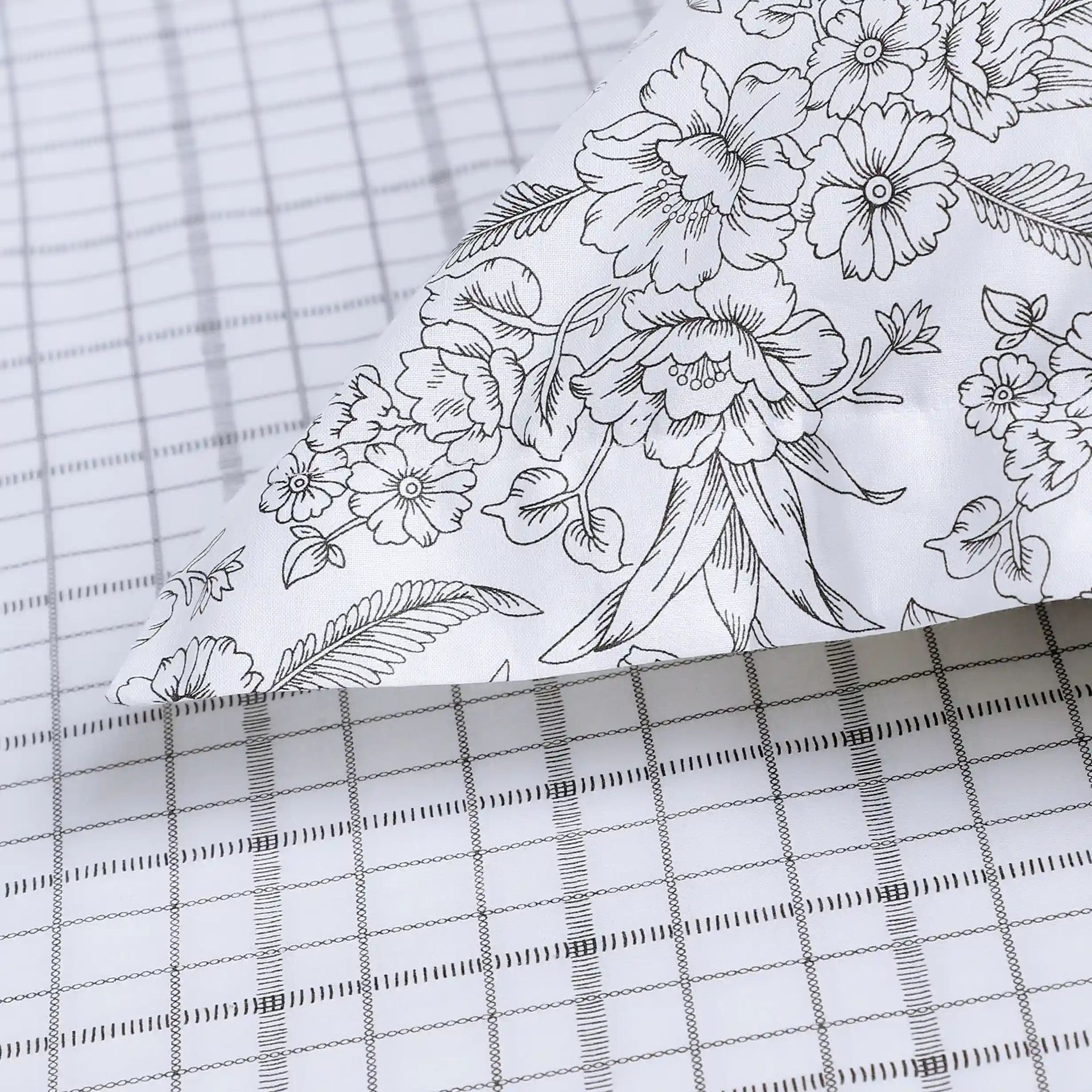 Floral Geometric 144 TC 100% Cotton Charcoal Checks Single Bedsheet Set | Mishella