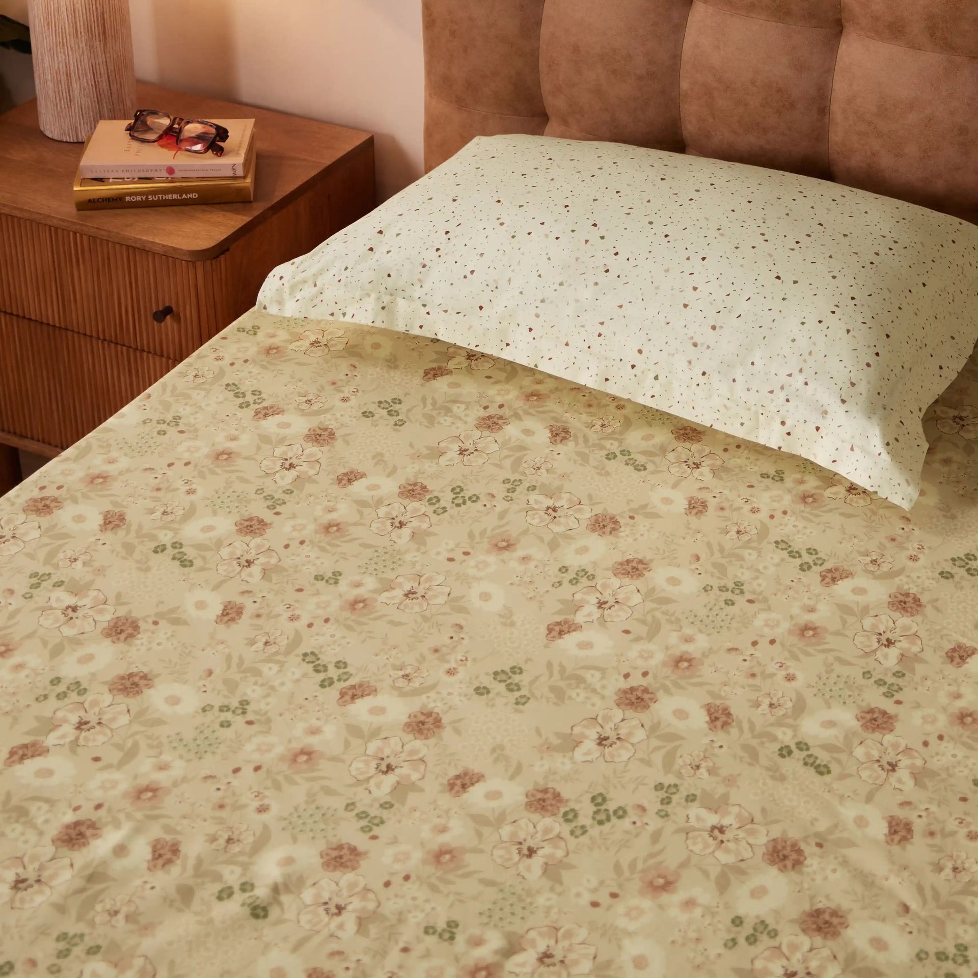 Floral Geometric 144 TC 100% Cotton Beige Single Bedsheet Set | Mishella