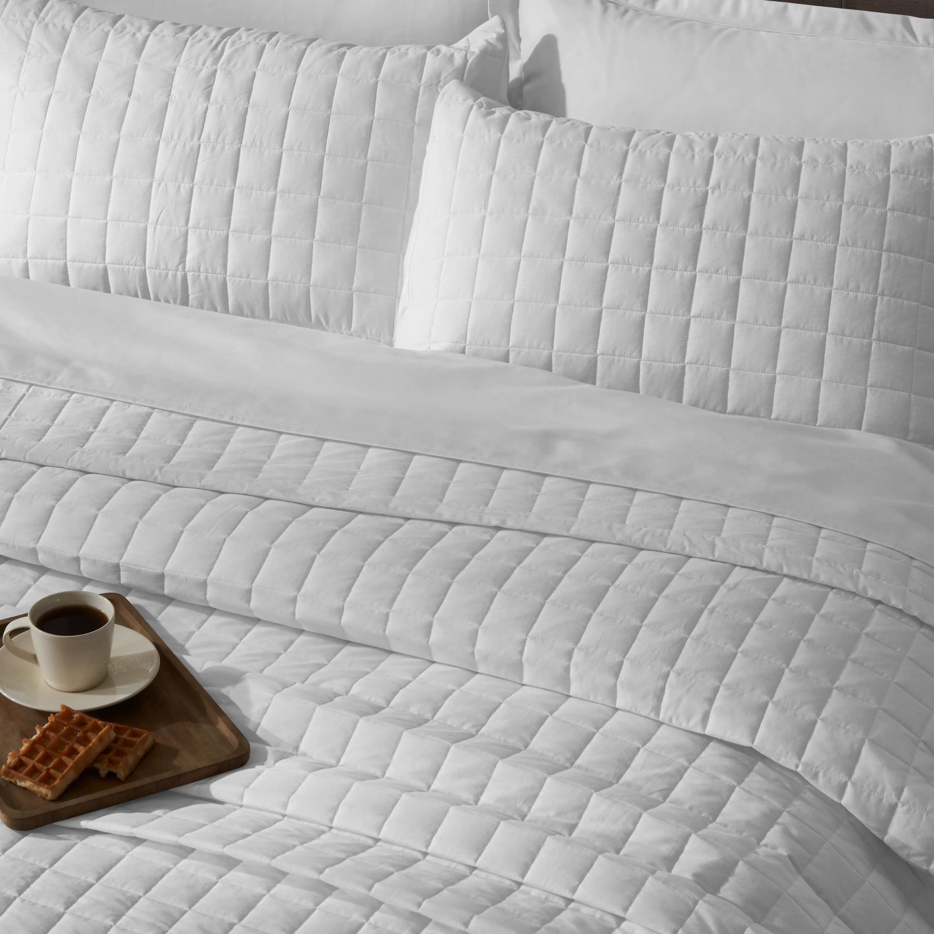 Box Quilted Solid 200 TC 100% Cotton Percale Optical White King Bed Cover Set | Nuvola