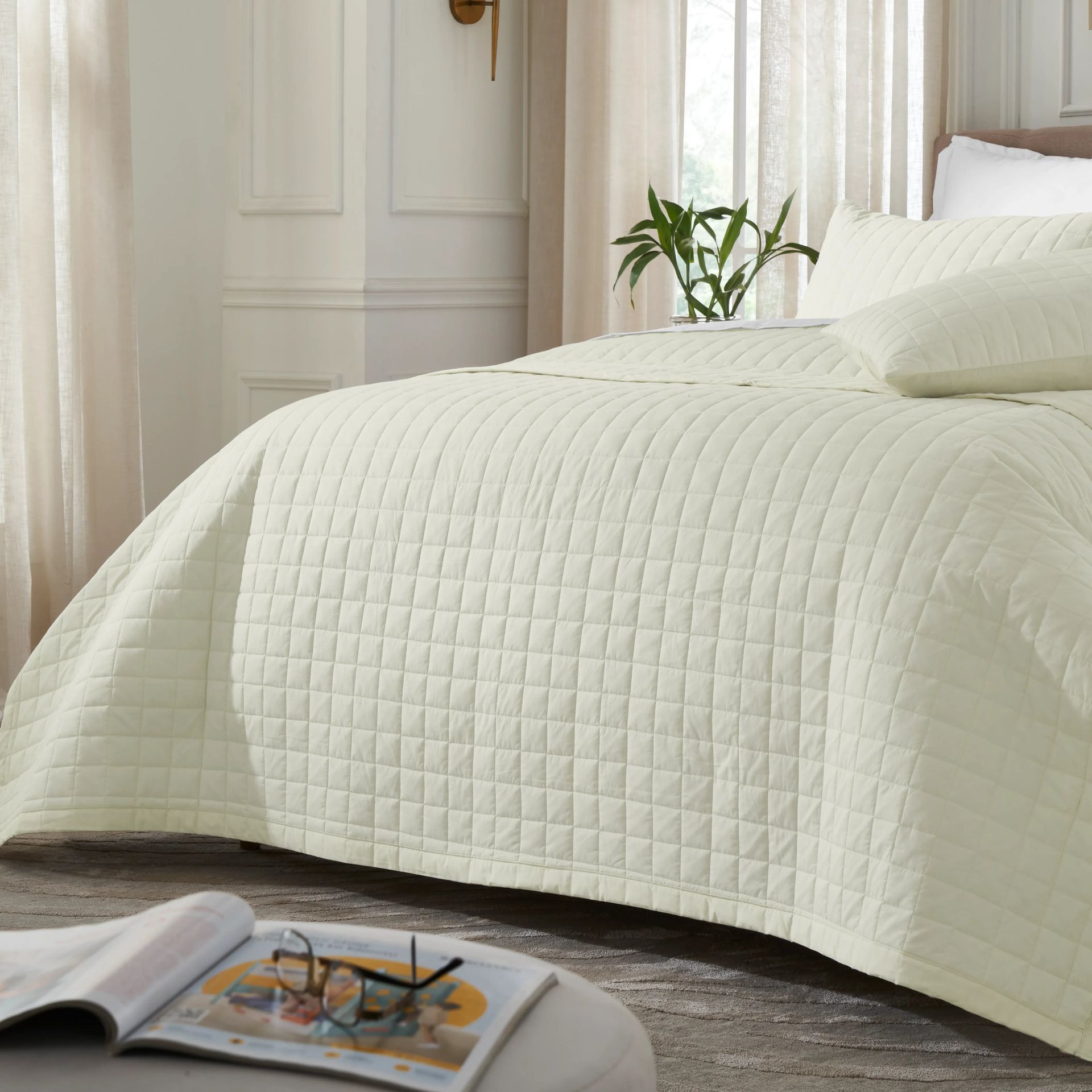 Box Quilted Solid 200 TC 100% Cotton Percale Ivory King Bed Cover Set | Nuvola