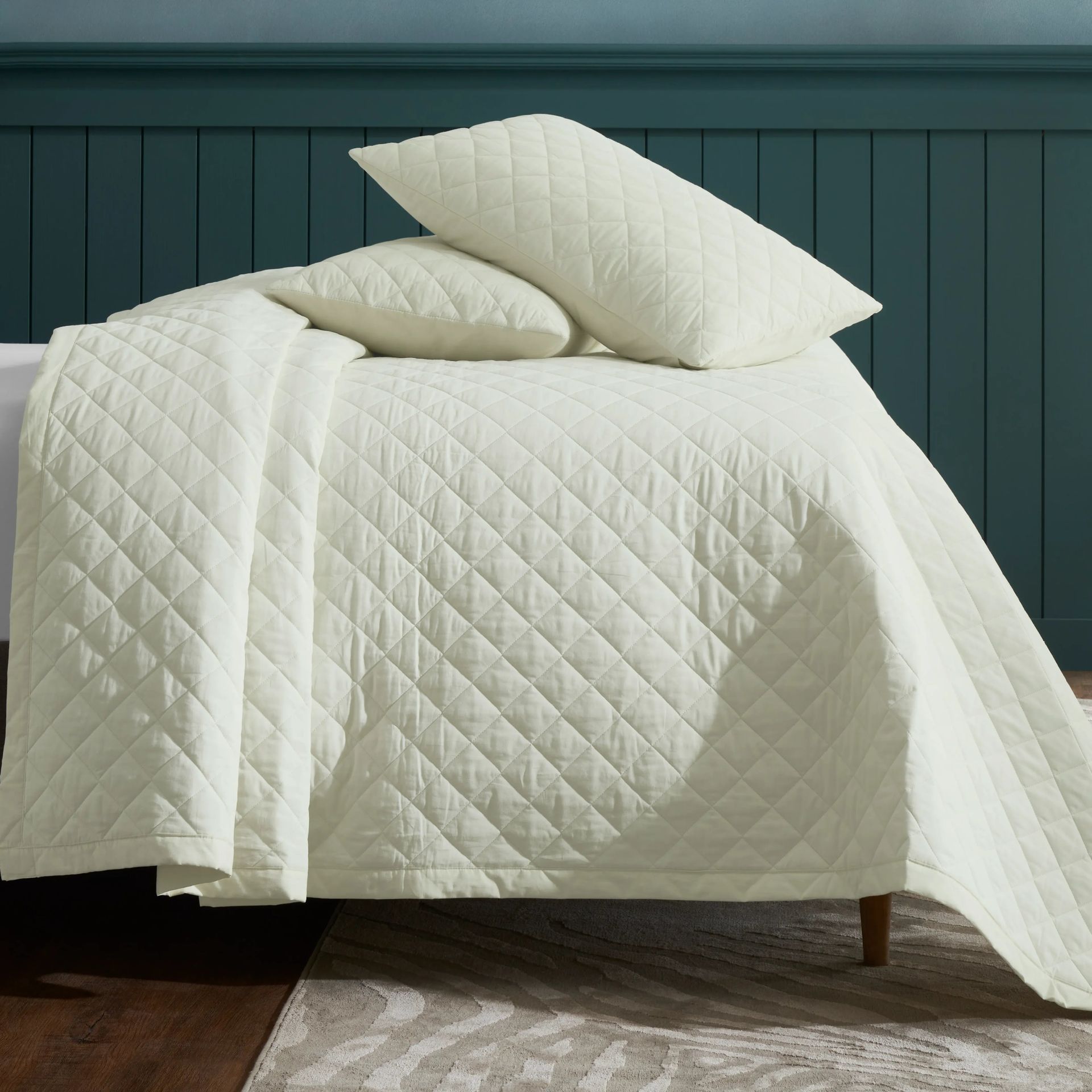 Diamond Quilted Solid 200 TC 100% Cotton Percale Ivory King Bed Cover Set | Nuvola