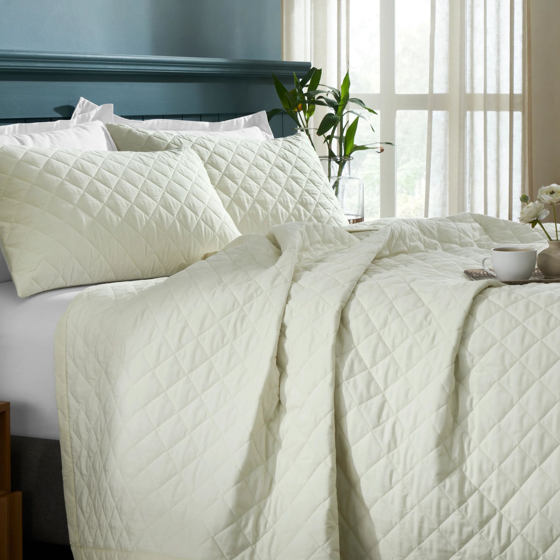 Diamond Quilted Solid 200 TC 100% Cotton Percale Ivory King Bed Cover Set | Nuvola