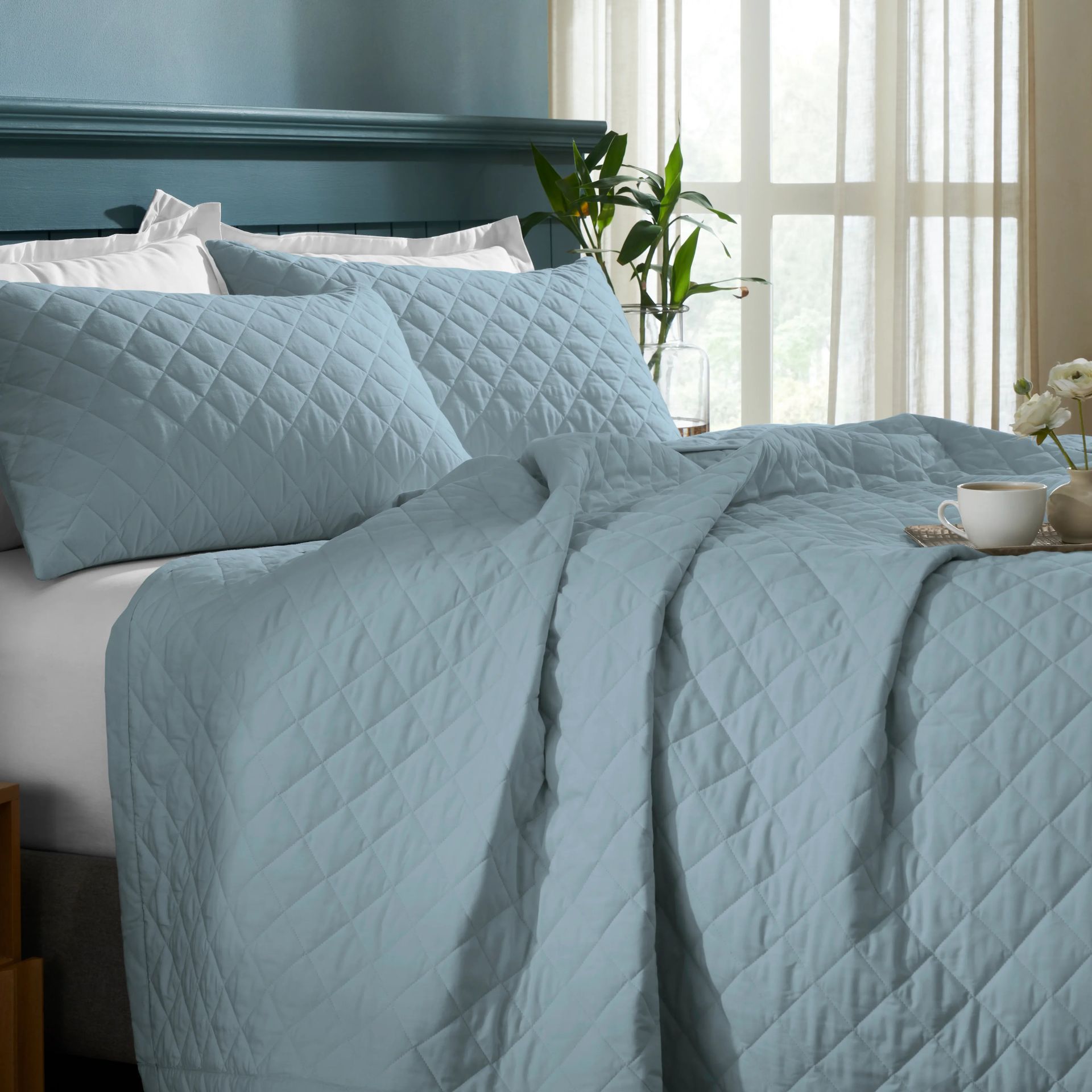 Diamond Quilted Solid 200 TC 100% Cotton Percale French Blue King Bed Cover Set | Nuvola