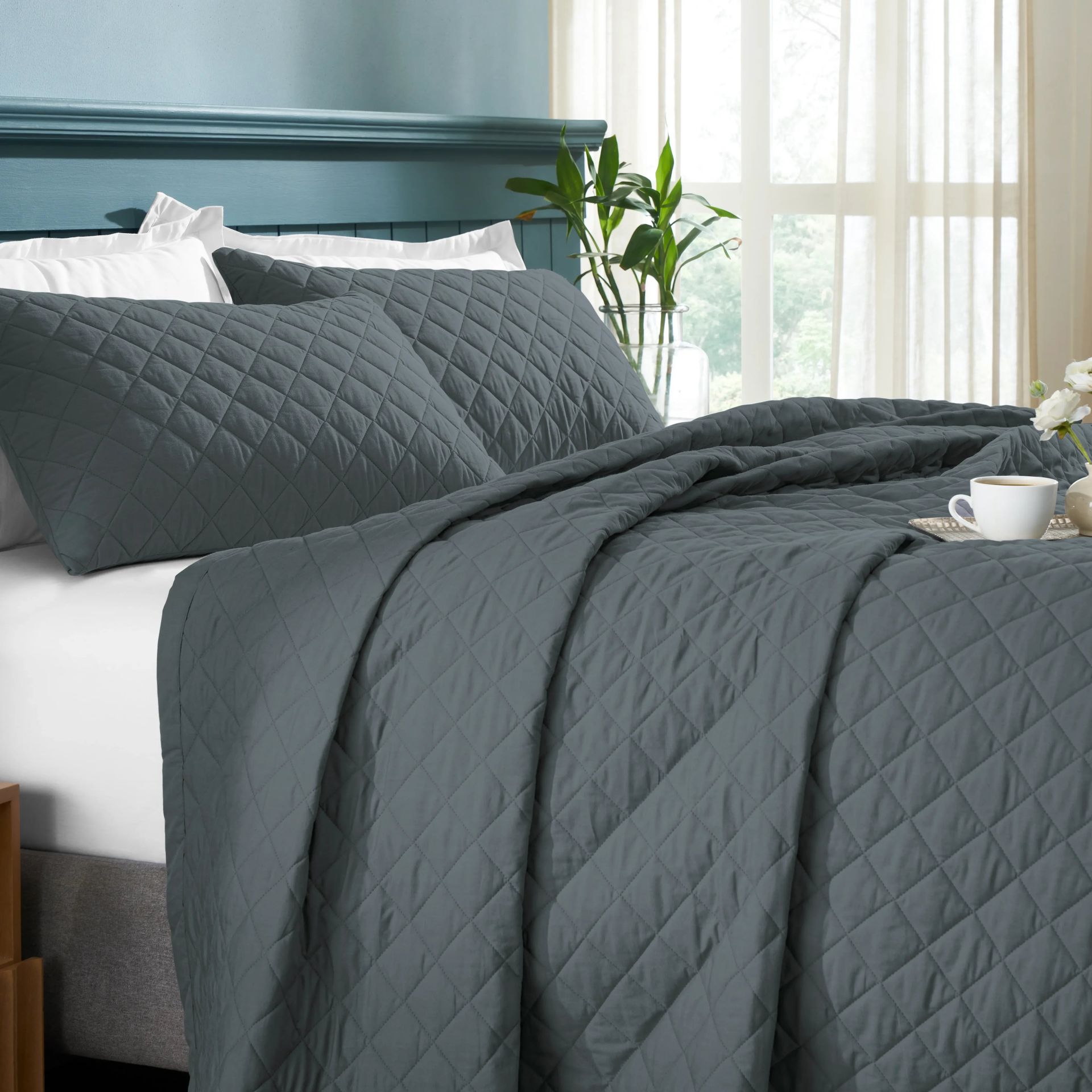 Diamond Quilted Solid 200 TC 100% Cotton Percale Charcoal King Bed Cover Set | Nuvola