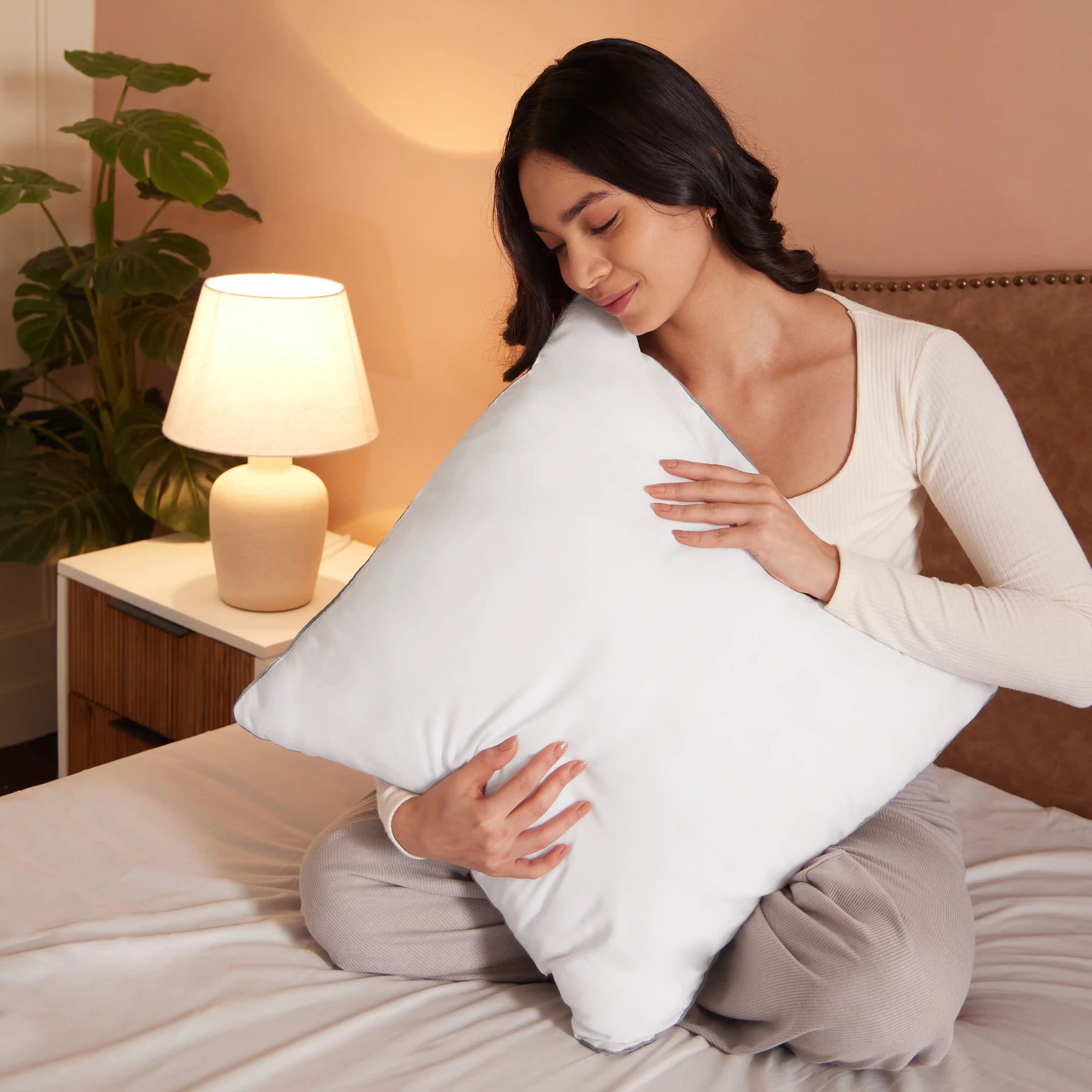 Solid Dyed 100% Polyester White Cushion Filler | Snow Soft