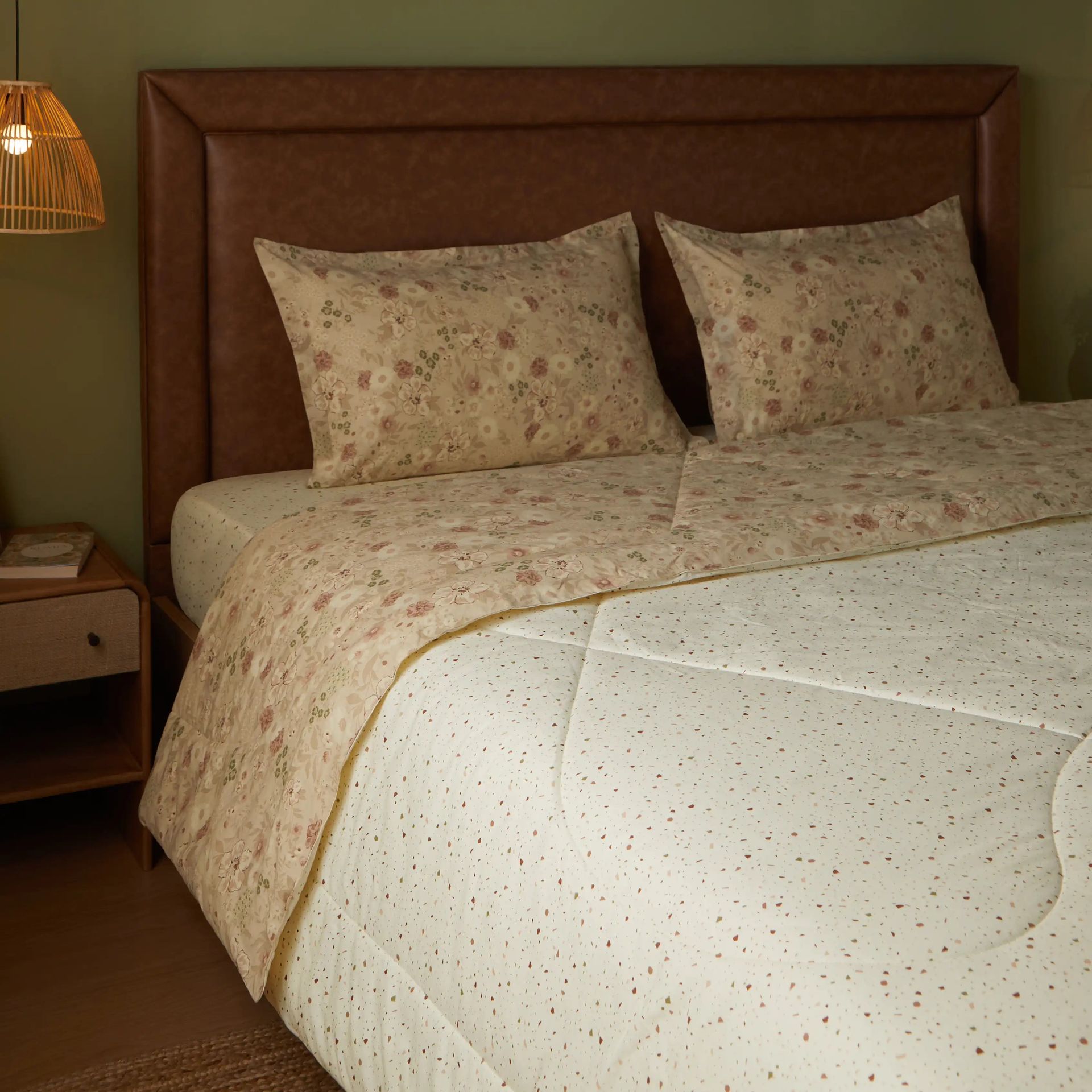 Floral Geometric 144 GSM 100% Cotton Cream Double Comforter | Mishella