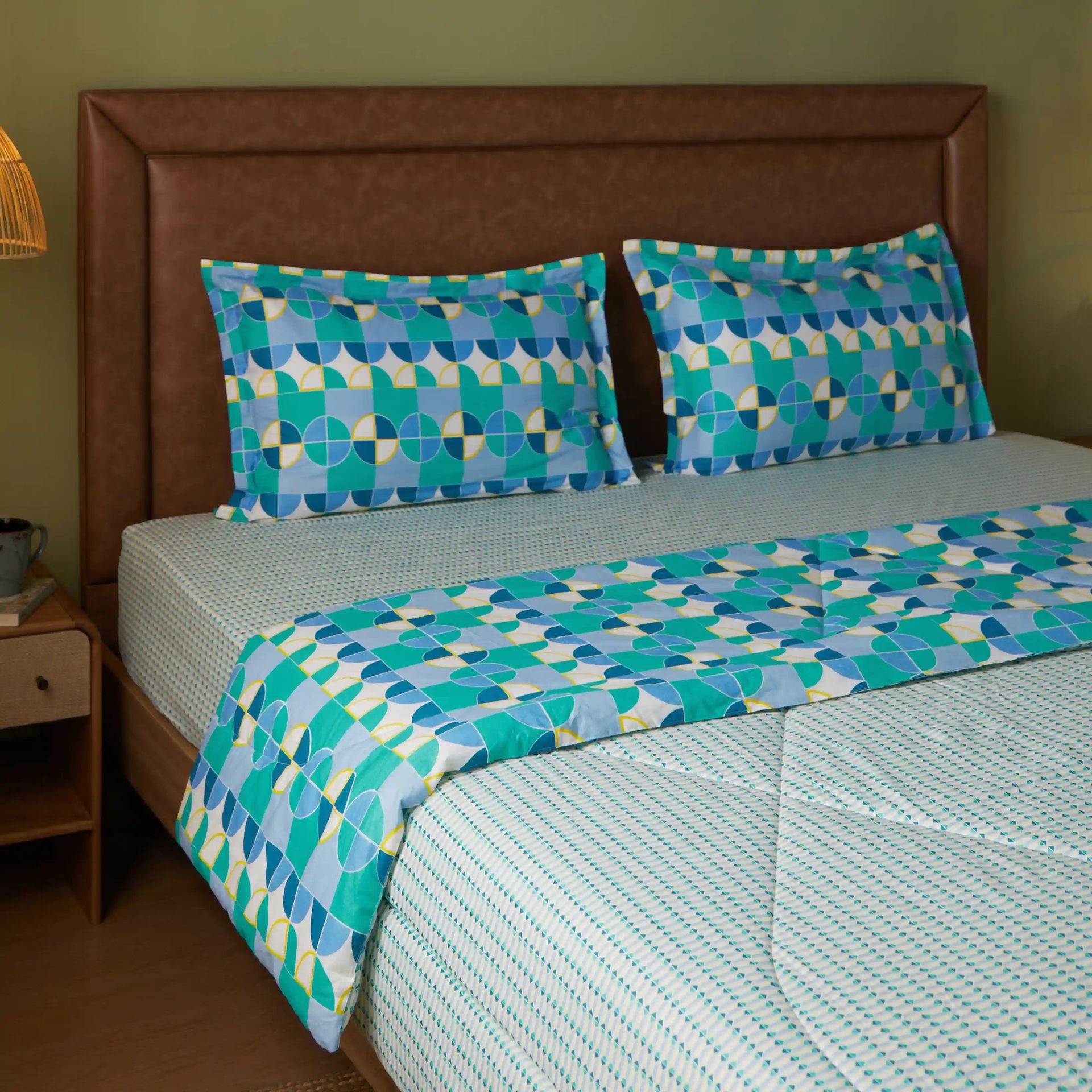 Geometric 144 GSM 100% Cotton Kaleido Teal Double Comforter | Mishella
