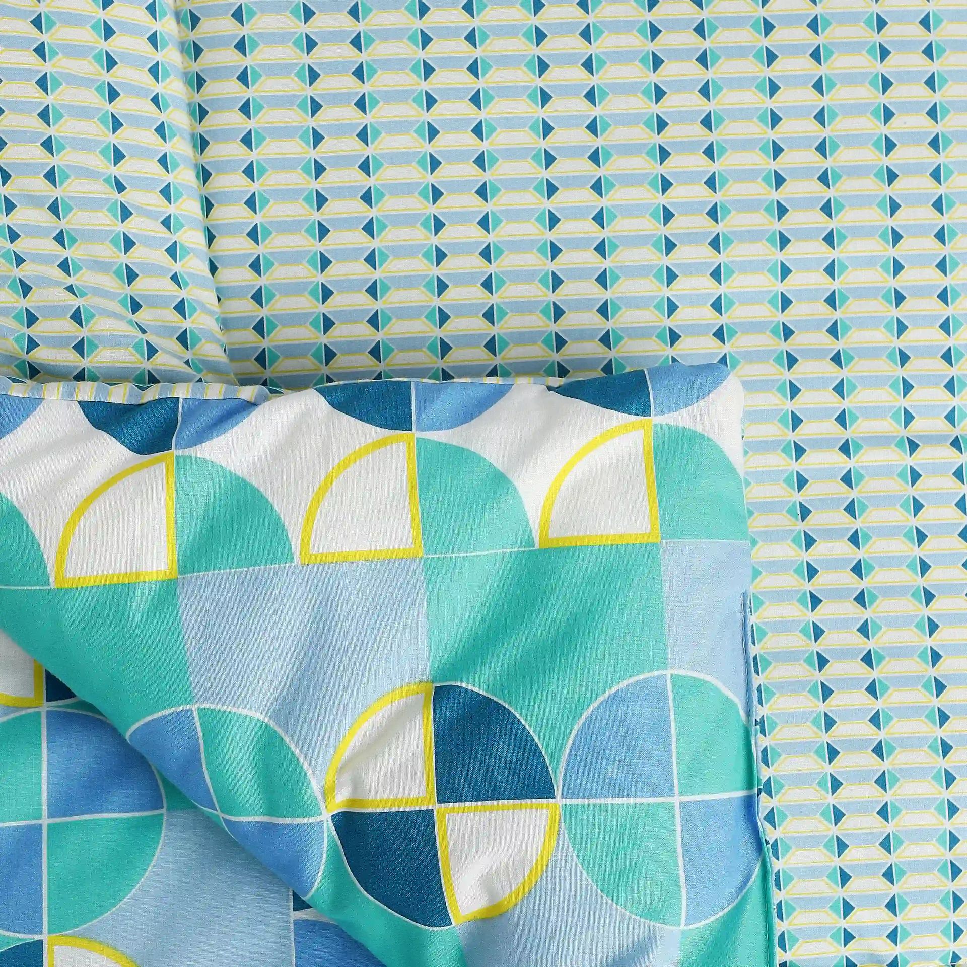 Geometric 144 GSM 100% Cotton Kaleido Teal Double Comforter | Mishella