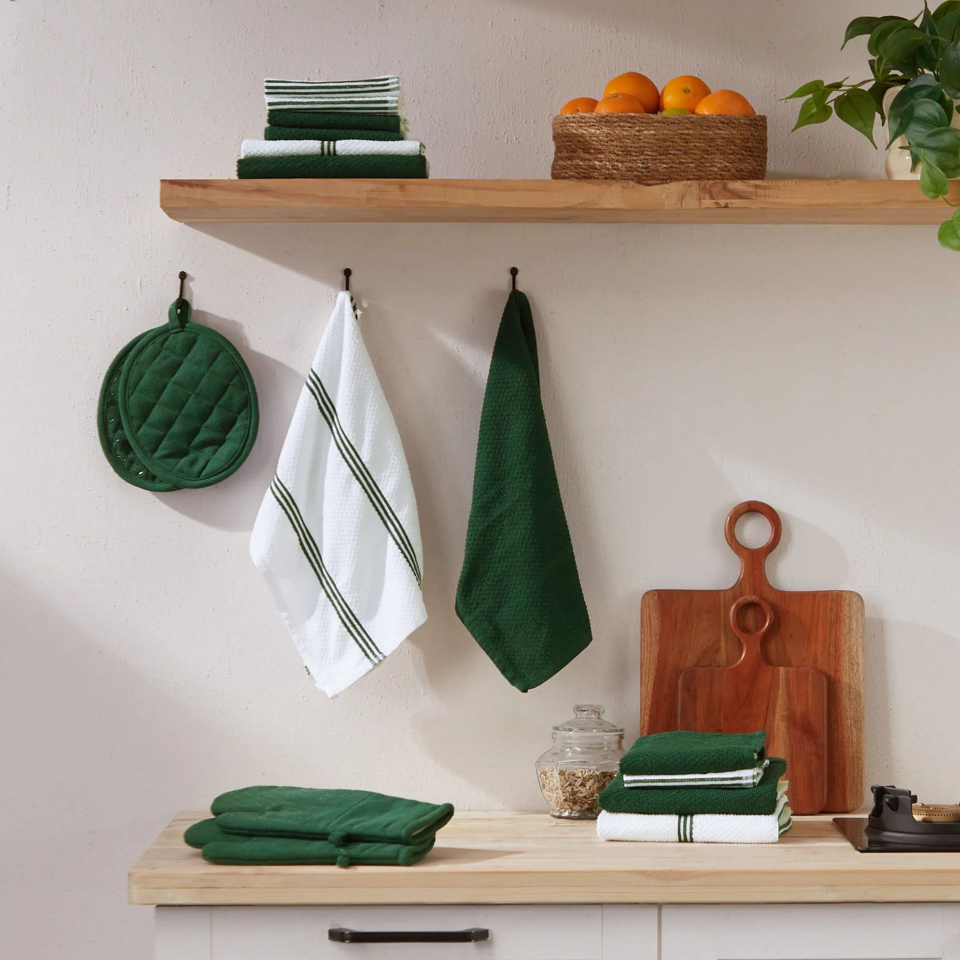 Solid Dyed Cotton Polyester blend Forest Green 16 Piece Kitchen Linen Set | Kaleida
