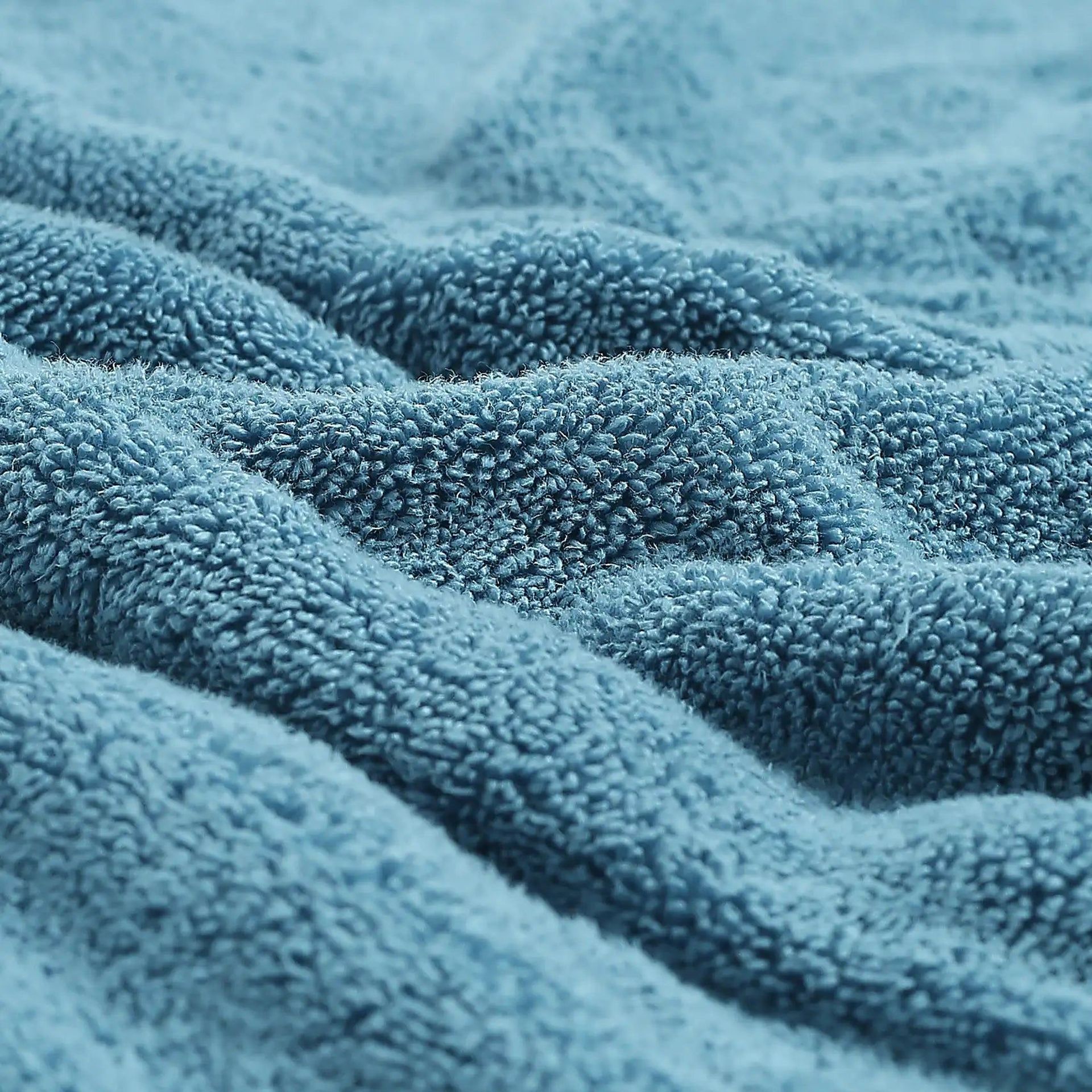Solid Dyed 550 GSM 100% Cotton Moonlight Blue Bath Towel | Pelushe