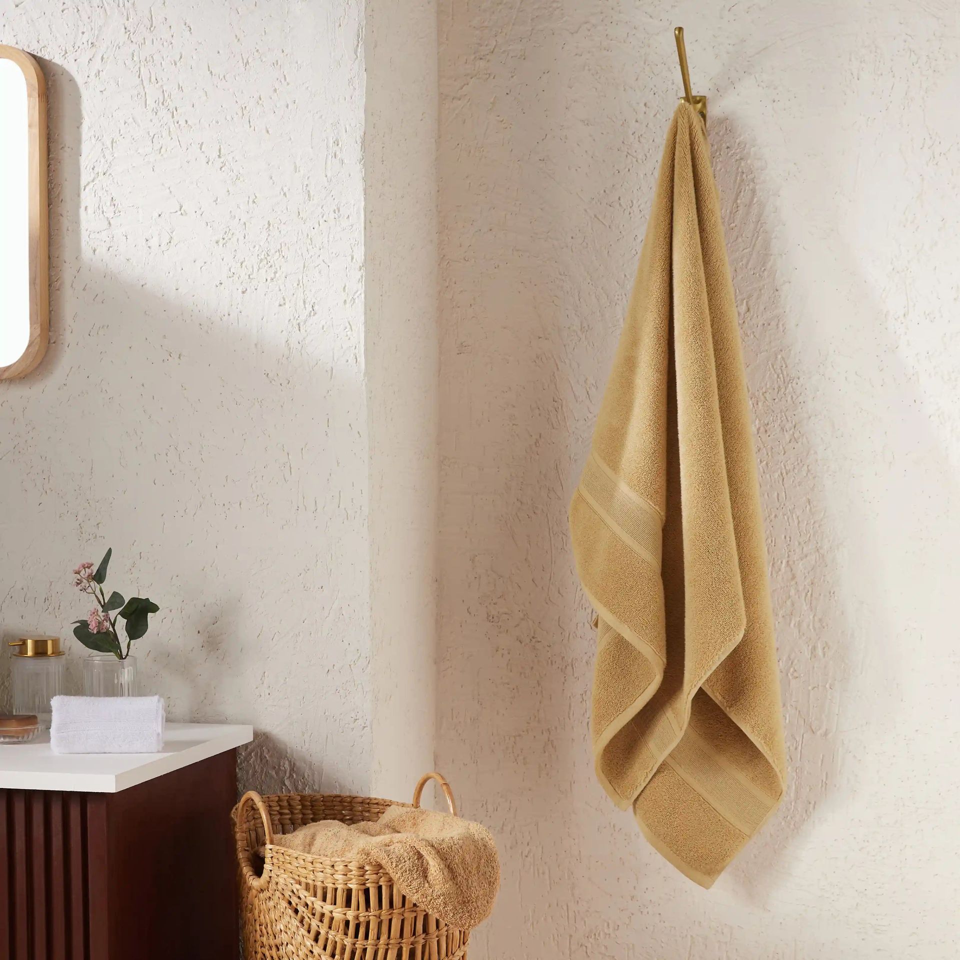 Solid Dyed 550 GSM 100% Cotton Beige Bath Towel | Pelushe