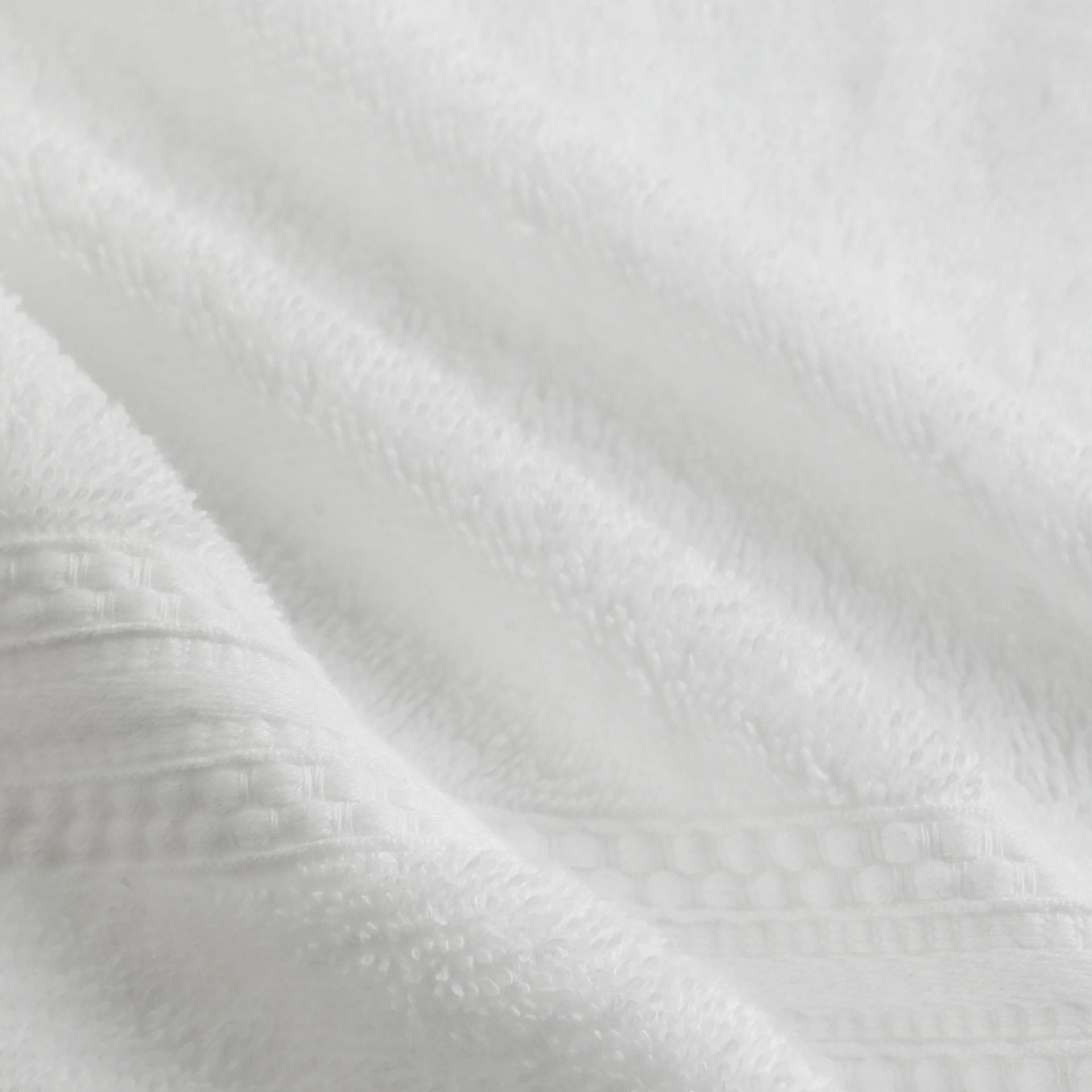 Solid Dyed 475 GSM 100% Cotton Optical White Bath Towel | Paleto