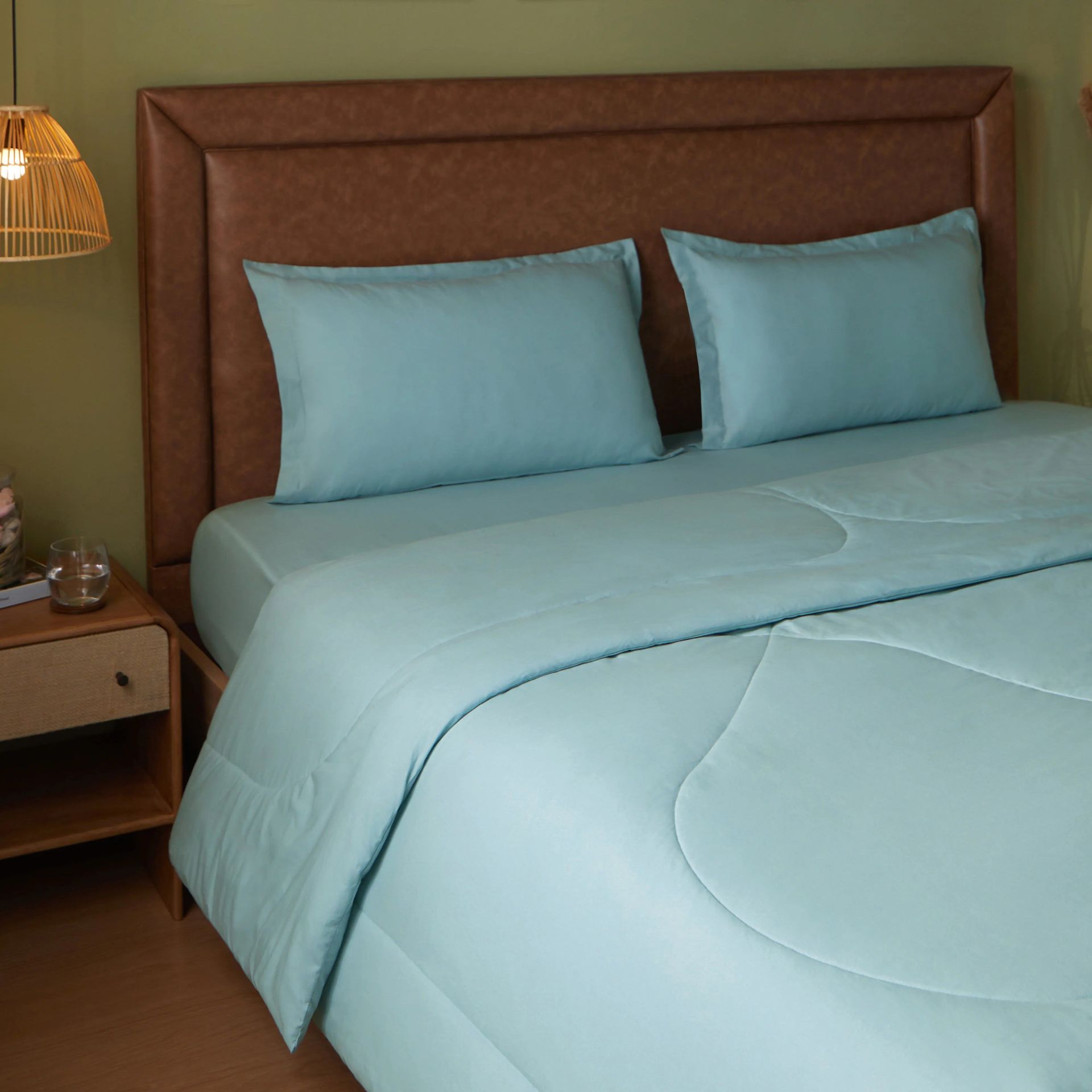 Solid Dyed 240 GSM Cotton Blue Sky Double Comforter | Paleto