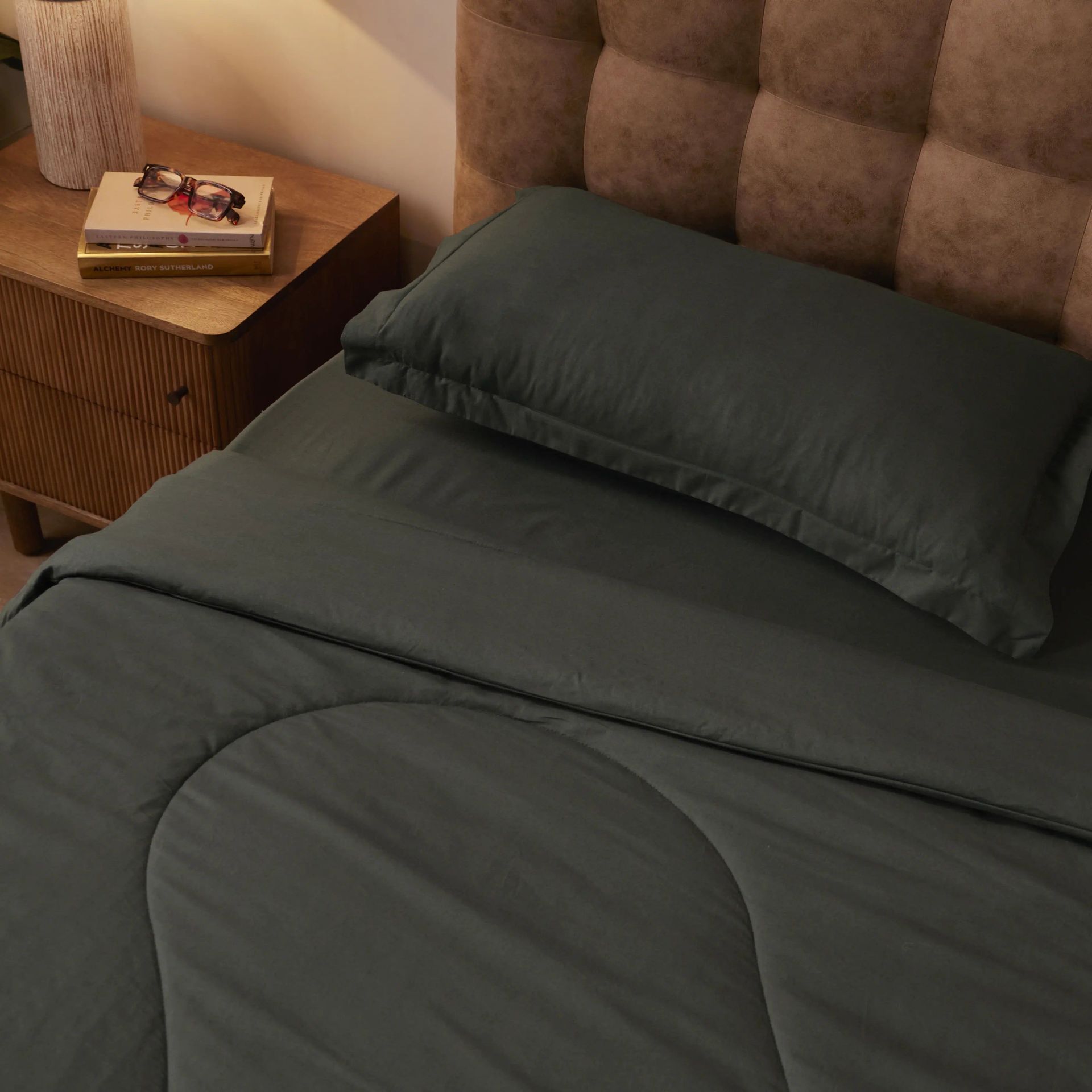 Solid Dyed 120 GSM Cotton Dark Grey Single Comforter | Paleto