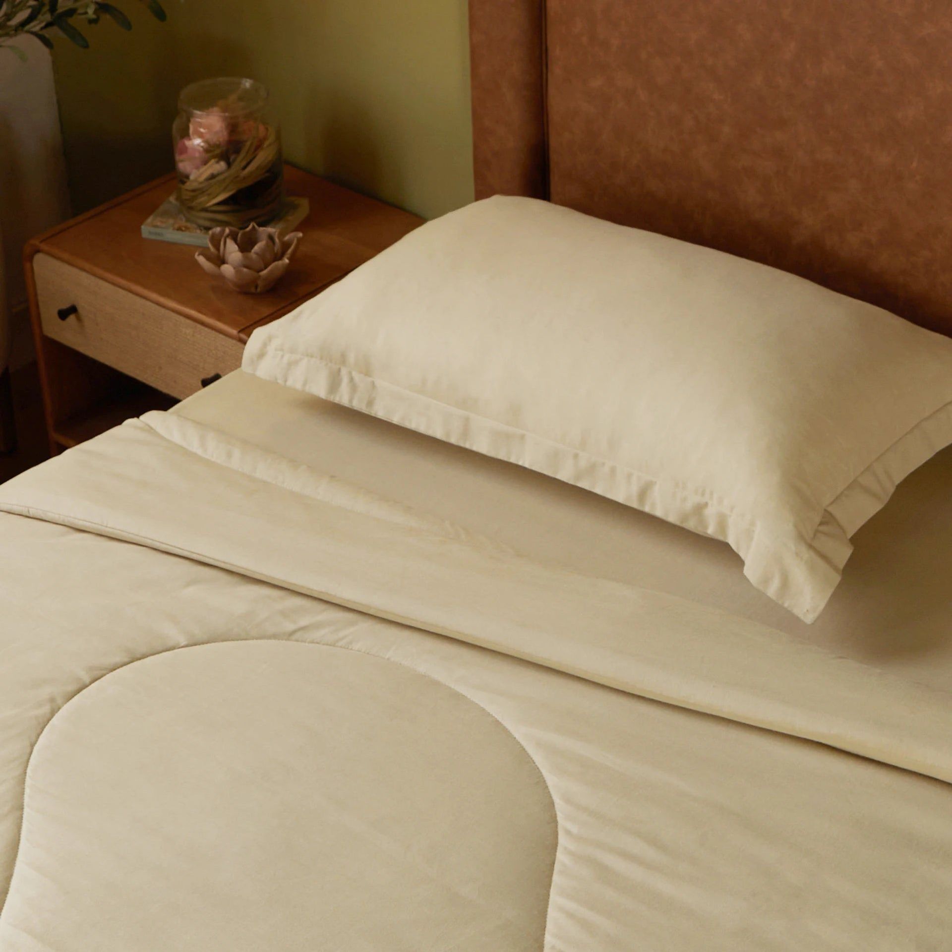 Solid Dyed 120 GSM Cotton Beige Single Comforter | Paleto