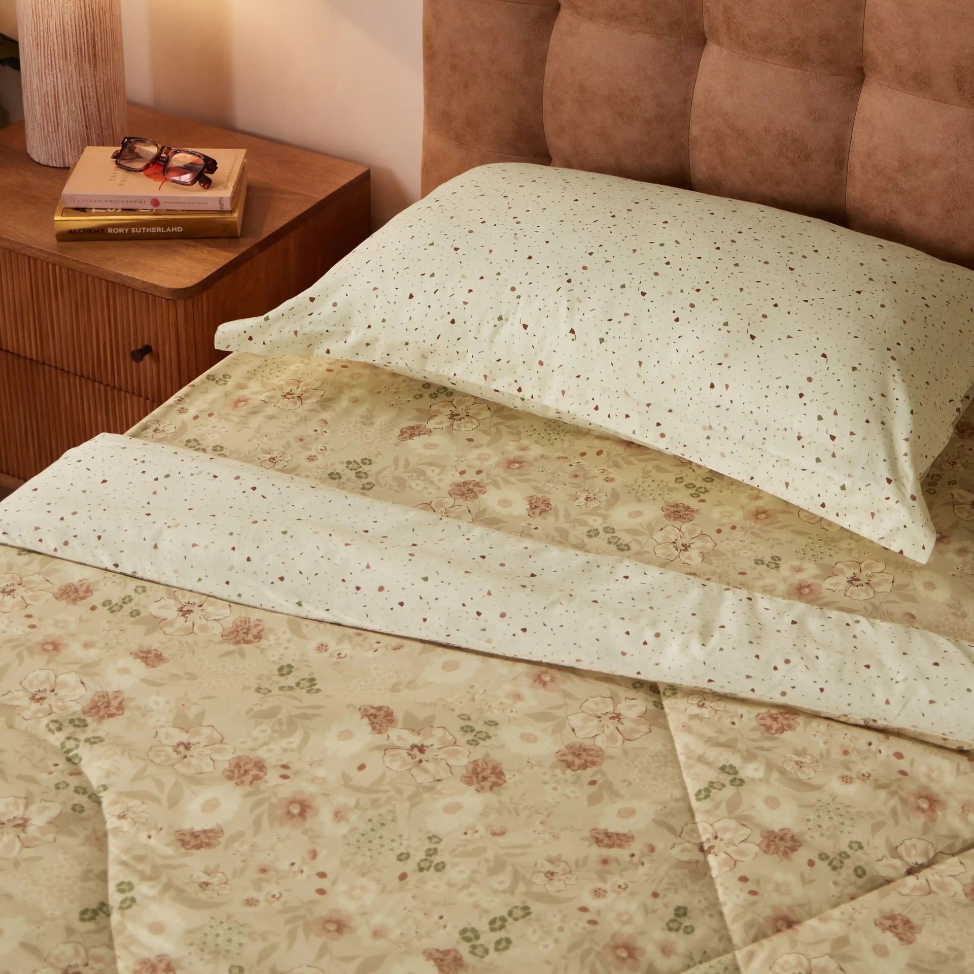 Floral Geometric 144 GSM 100% Cotton Beige Single Comforter | Mishella