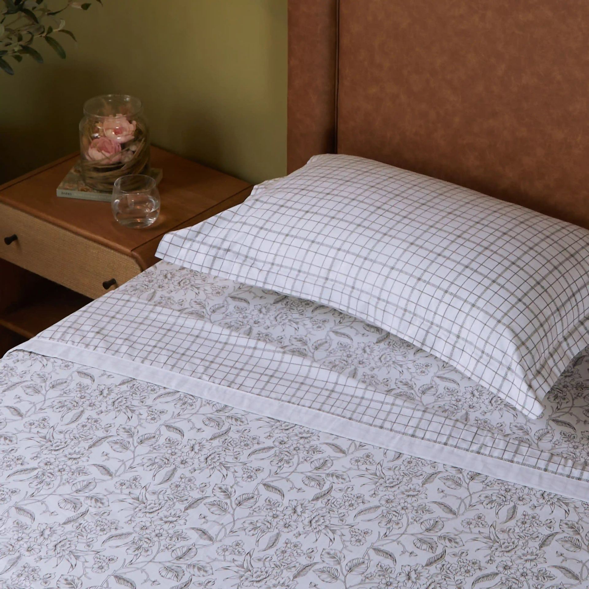 Floral Geometric 144 TC 100% Cotton Charcoal Bloom Single Dohar | Mishella