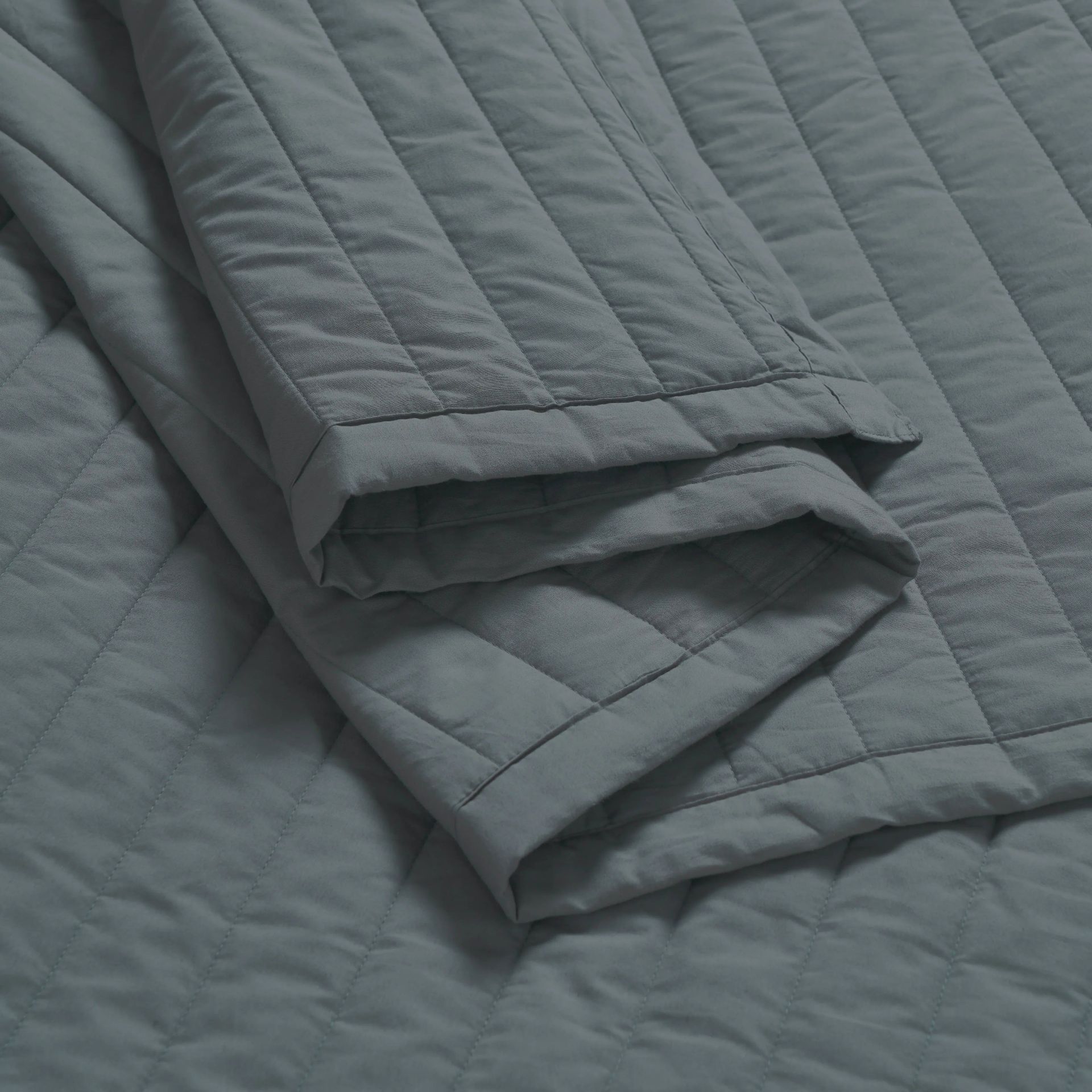 Straight Quilted Solid 200 TC 100% Cotton Percale Charcoal King Bed Cover Set | Nuvola