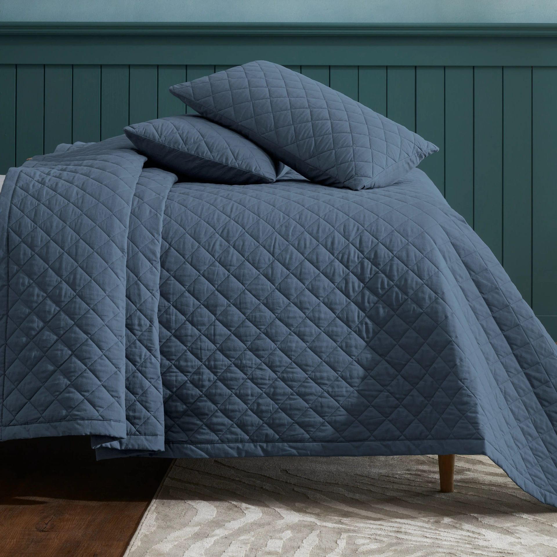 Diamond Quilted Solid 200 TC 100% Cotton Percale Estate Blue King Bed Cover Set | Nuvola