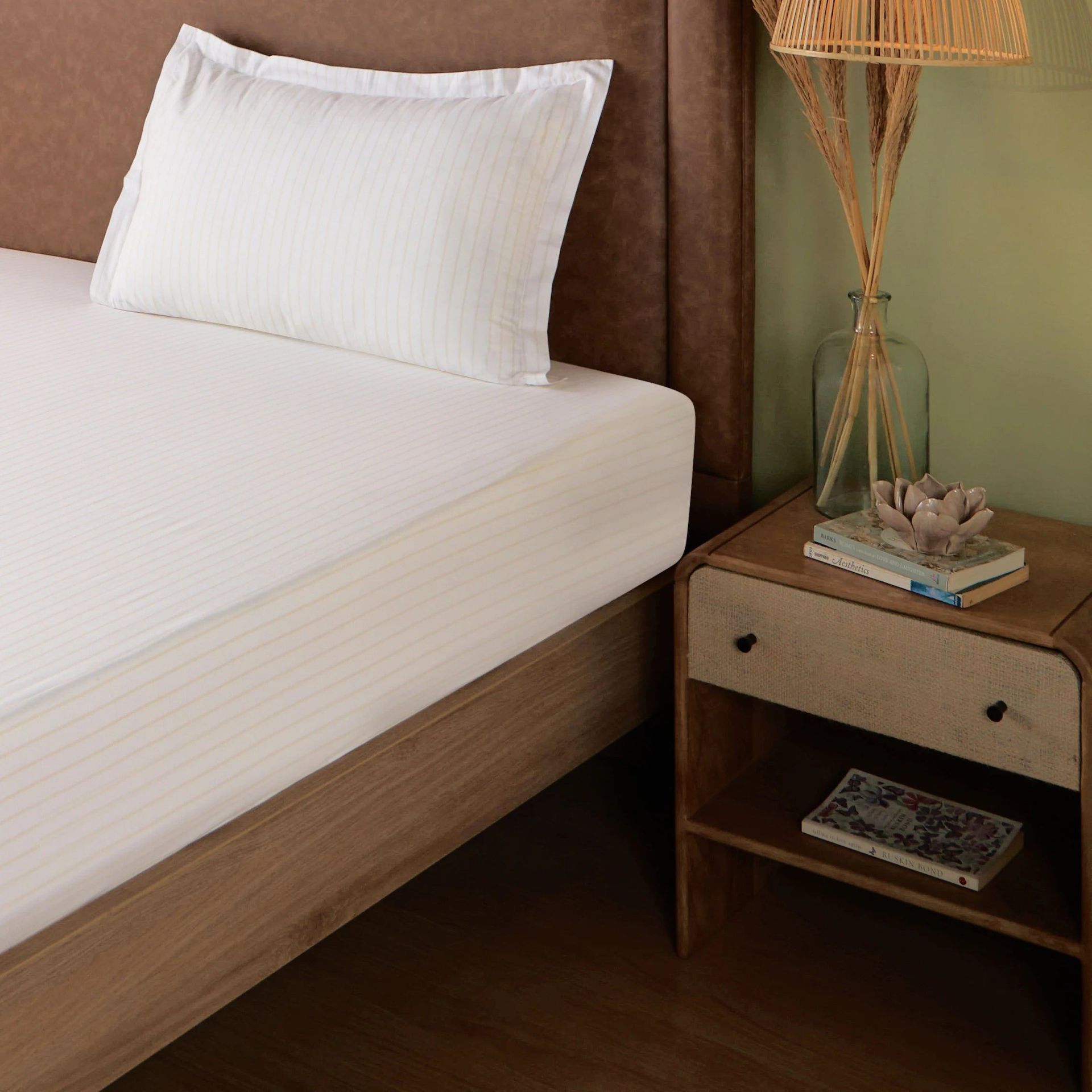 Geometric 144 TC 100% Cotton Beige Single Bedsheet Set | Bloomshire Classic