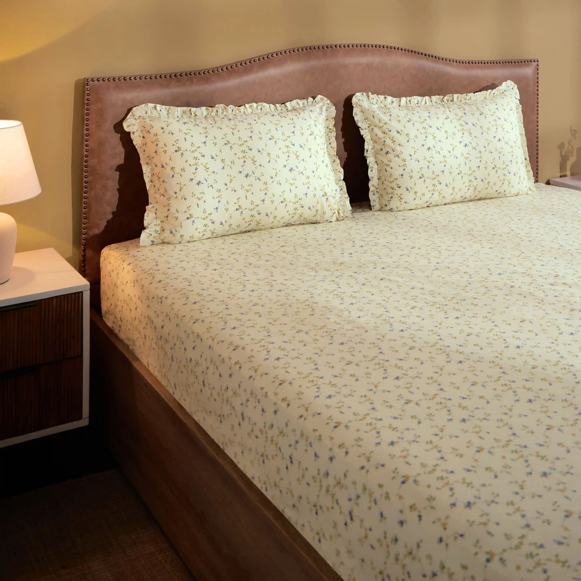 Floral 200 TC 100% Cotton Cream Bloom Super King Bedsheet Set | Bloomshire Luxe