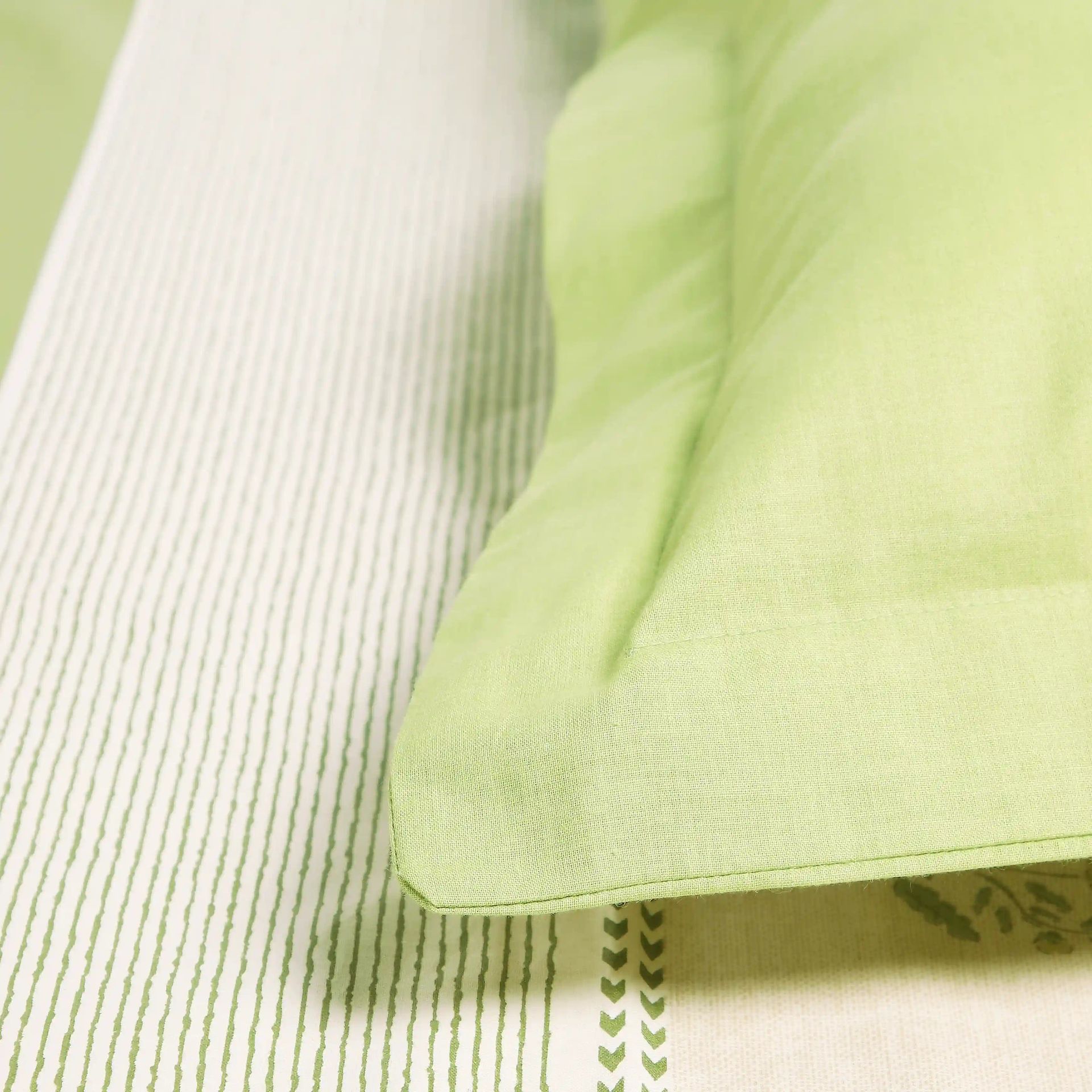 Indian Heritage 144 TC 100% Cotton Indian Moss Double Bedsheet Set | Chippa Lane