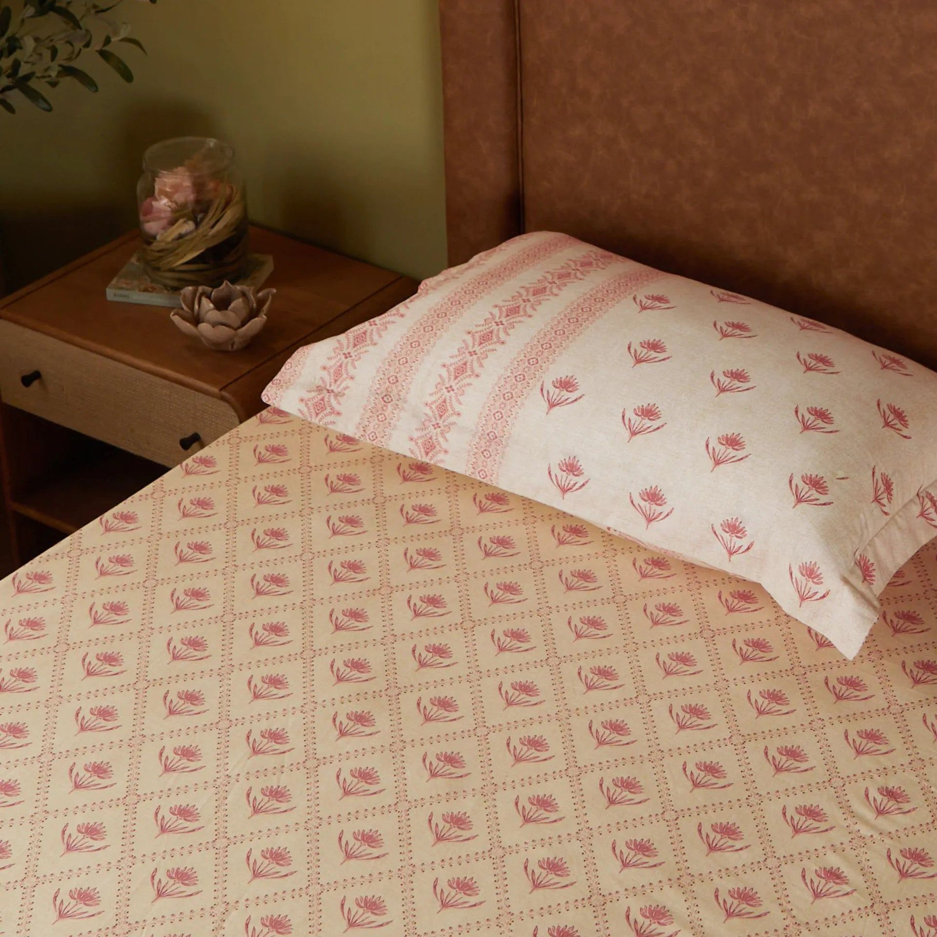Indian Heritage 144 TC 100% Cotton Red Single Bedsheet Set | Chippa Lane