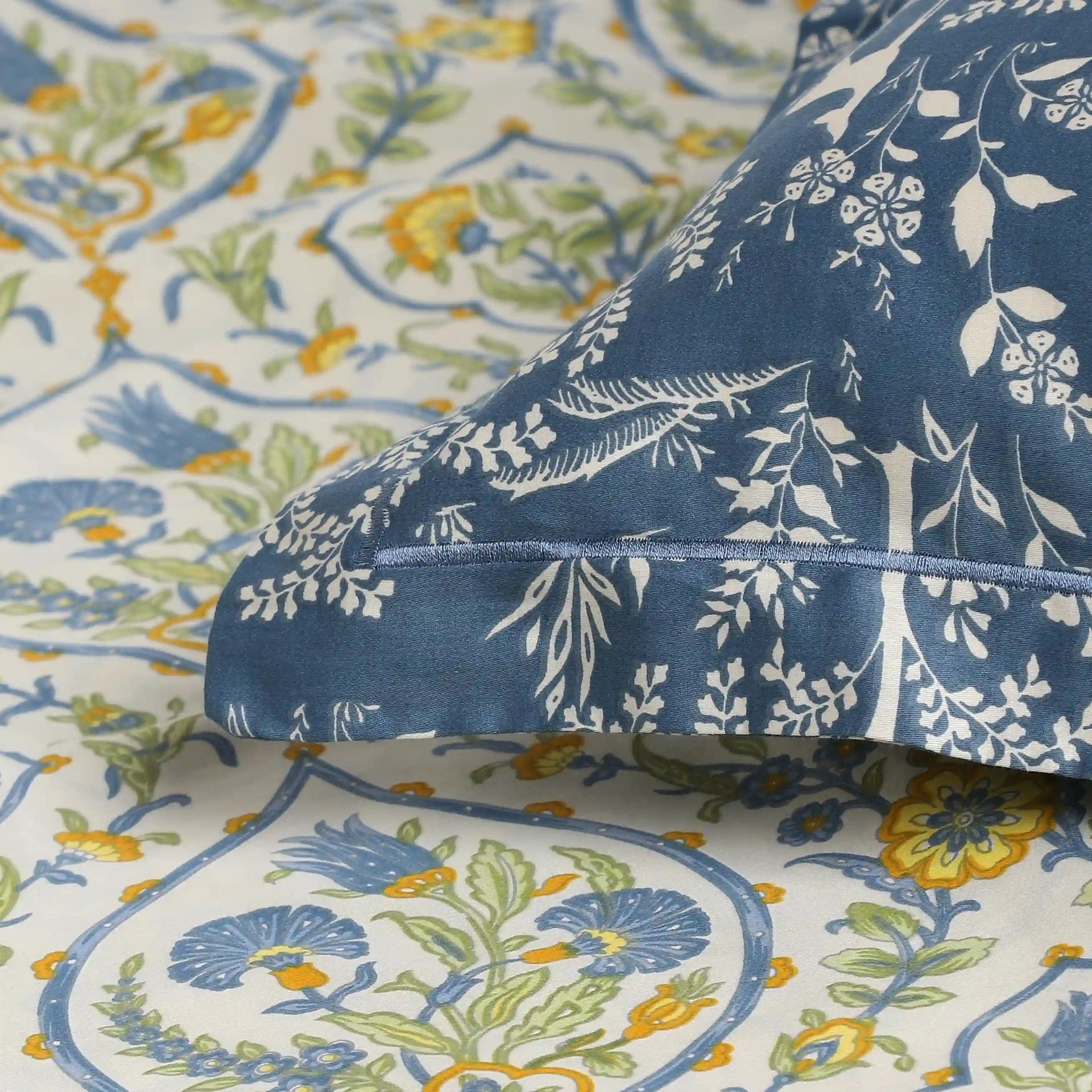 Ethnic 250 TC 100% Cotton Yellow Bloom Super King Bedsheet Set | Fergana