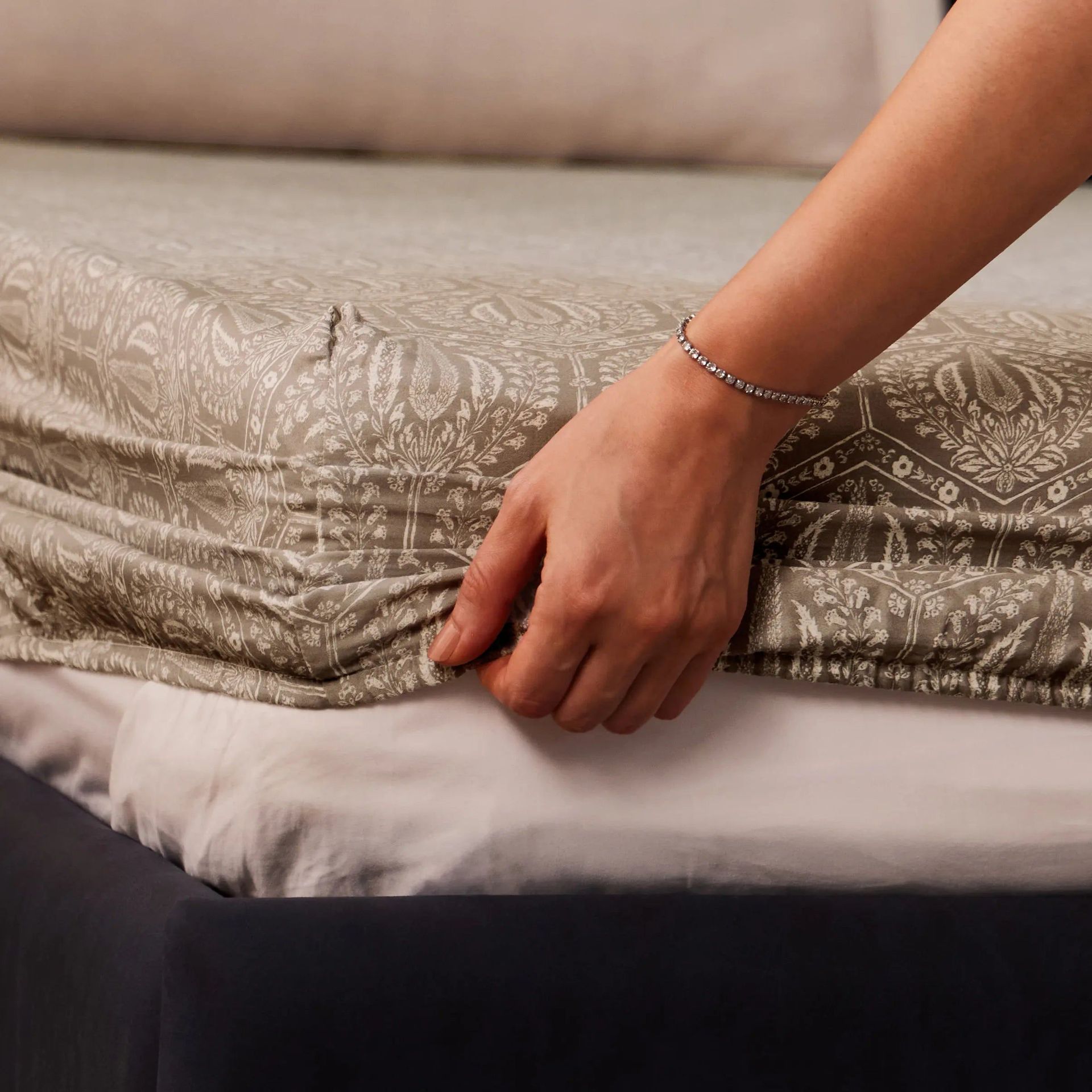 Ethnic 250 TC 100% Cotton Grey King Fitted Sheet Set | Fergana