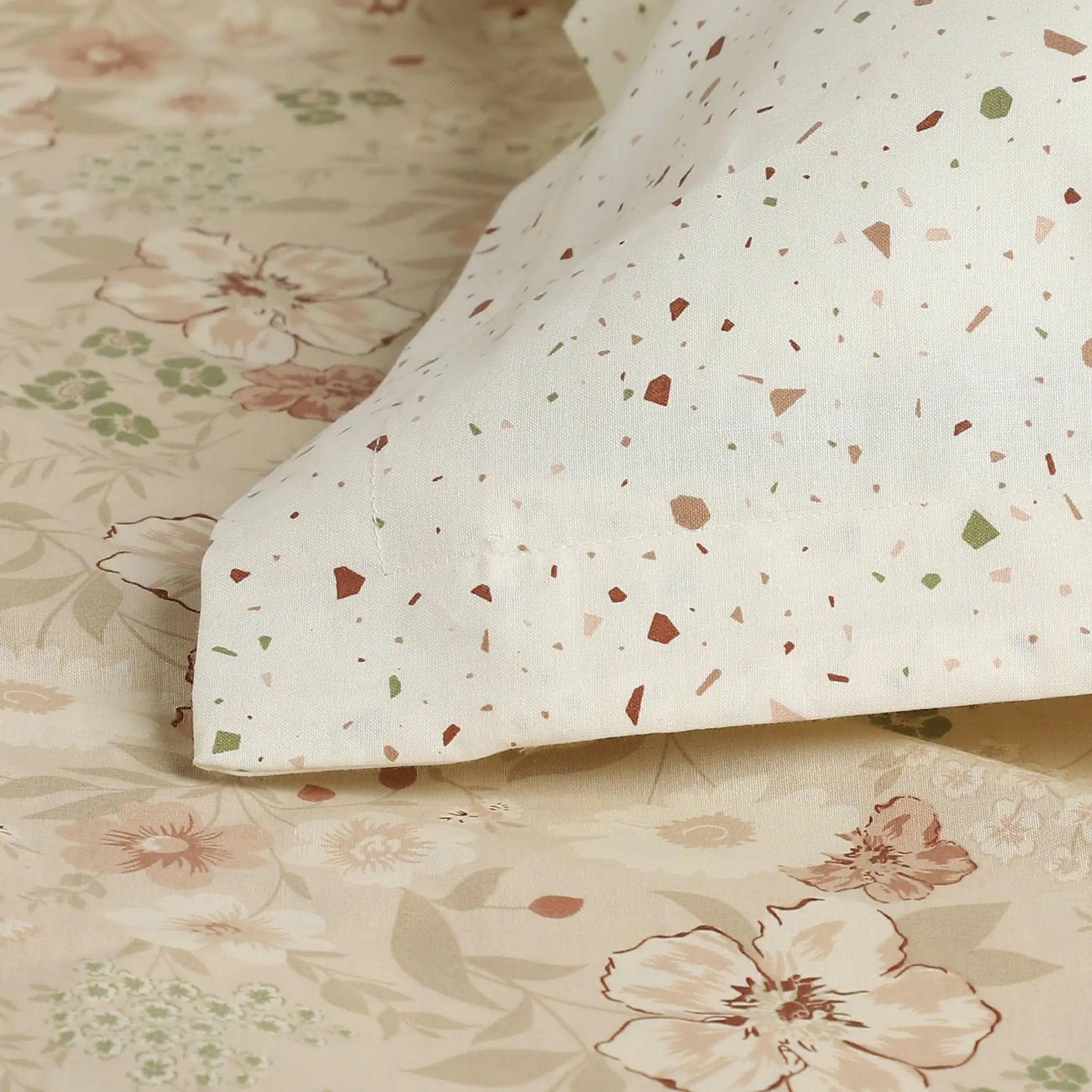 Floral Geometric 144 TC 100% Cotton Beige Super King Bedsheet Set | Mishella