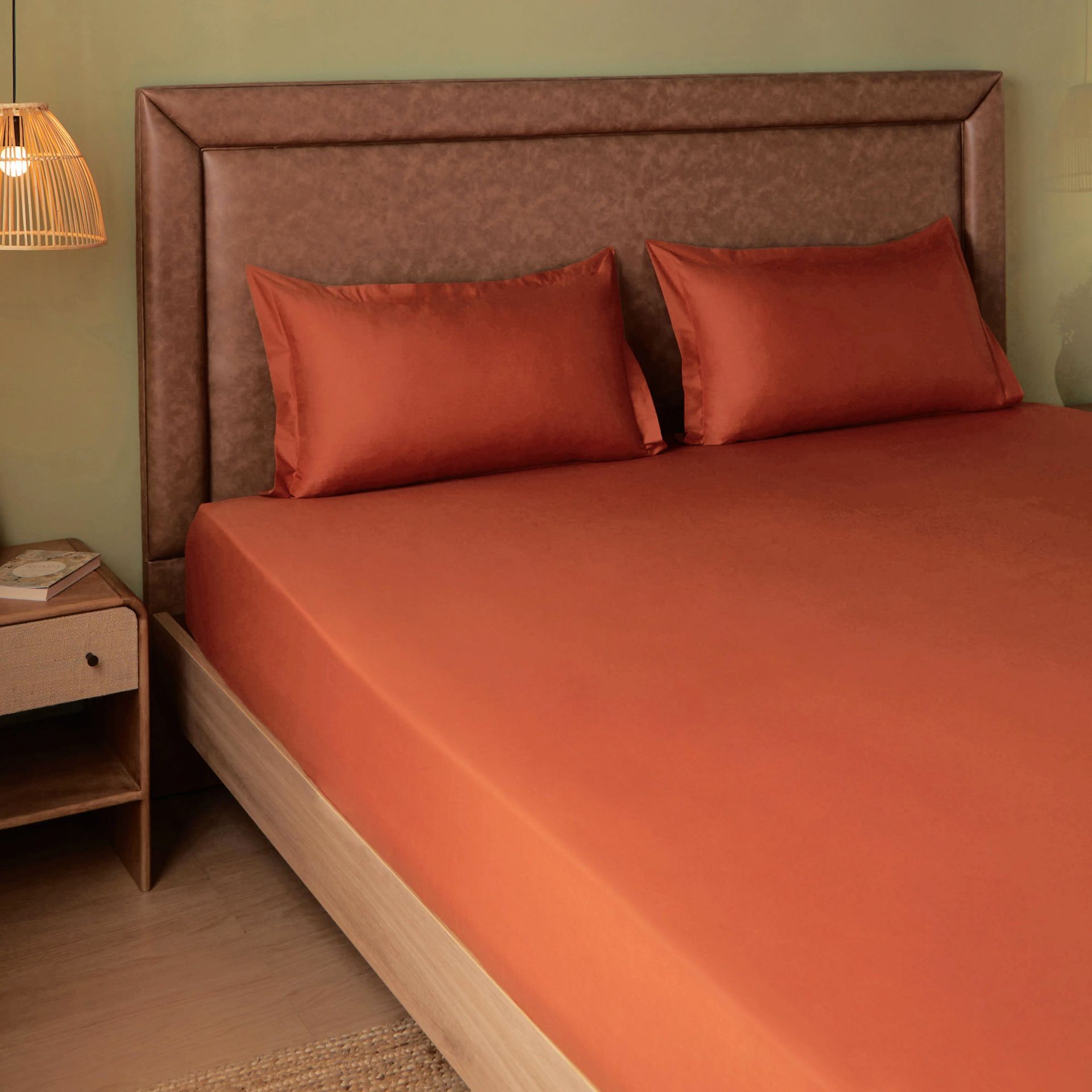 Solid Dyed 144 TC 100% Cotton Rust Super King Bedsheet Set | Paleto