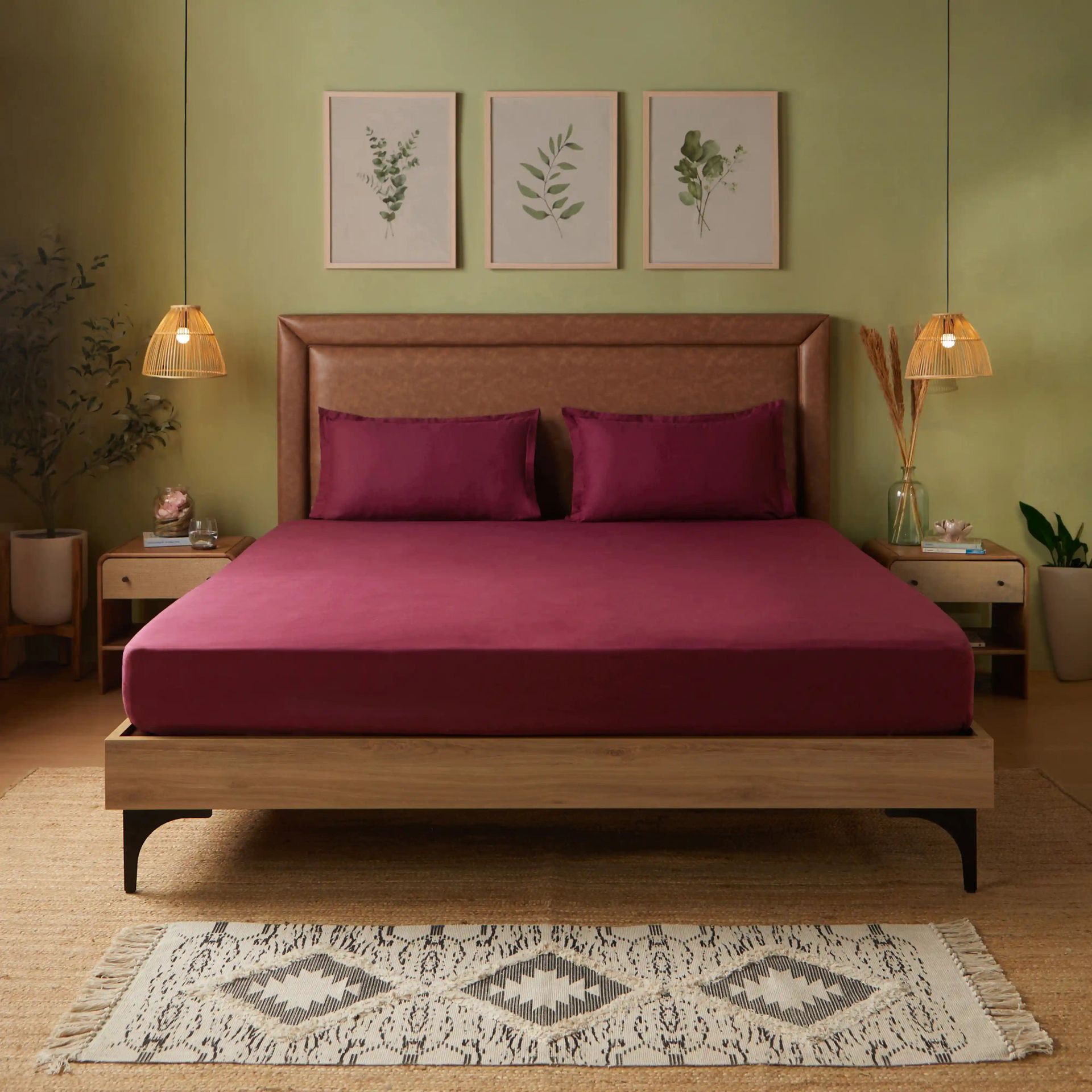 Solid Dyed 144 TC 100% Cotton Windsor Wine King Fitted Sheet Set | Paleto