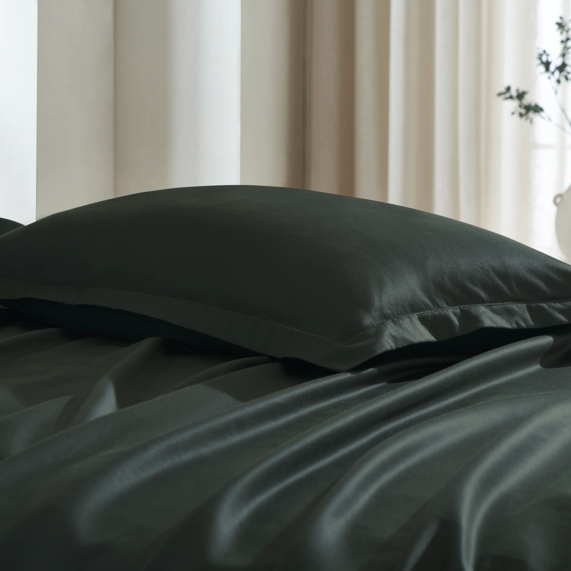 Solid Dyed 800 TC 100% Cotton Dark Grey Super King Bedsheet Set | Pelushe