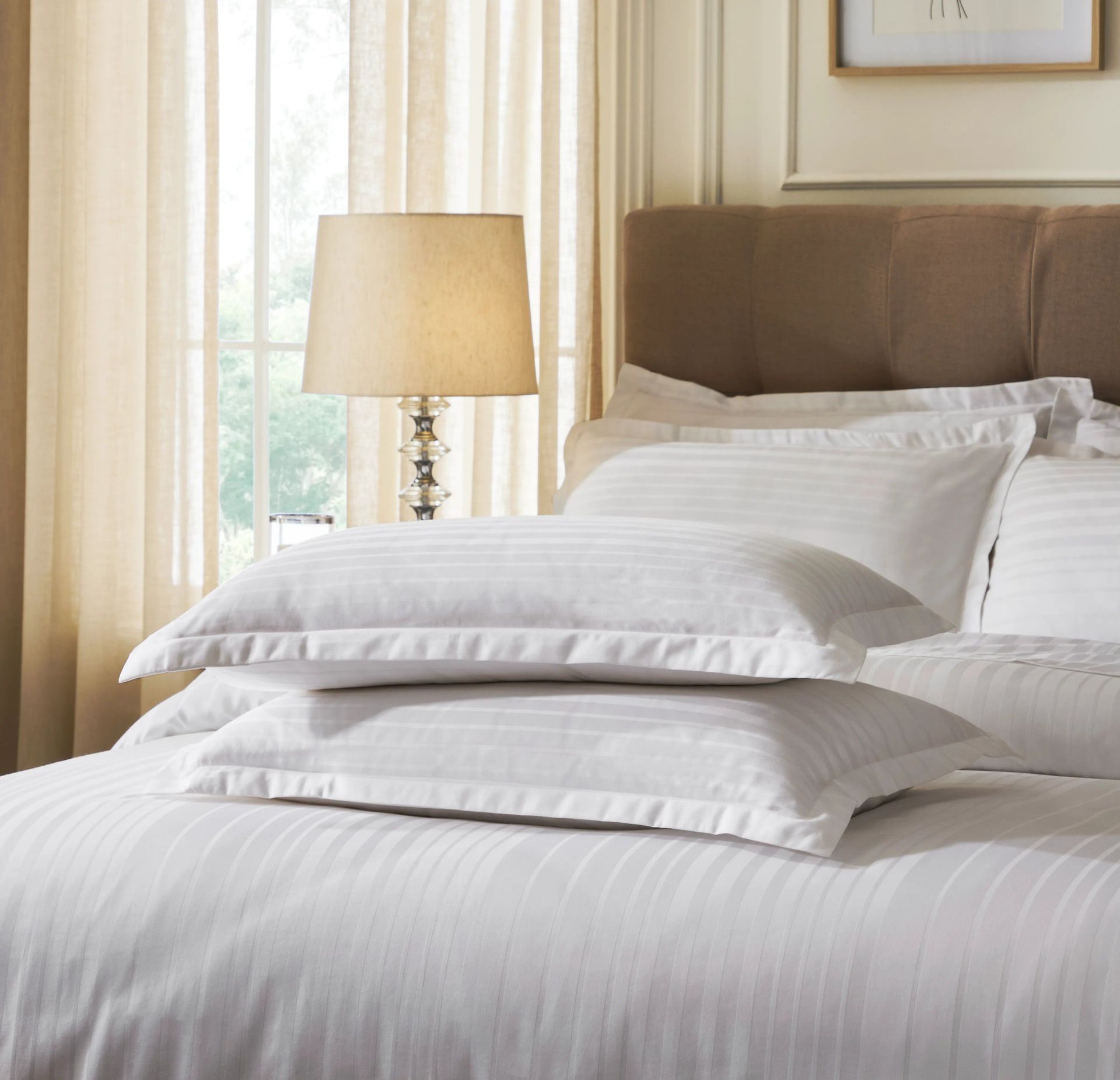 Solid Dyed 400 TC 100% Cotton White Super King Bedsheet Set | Seraya
