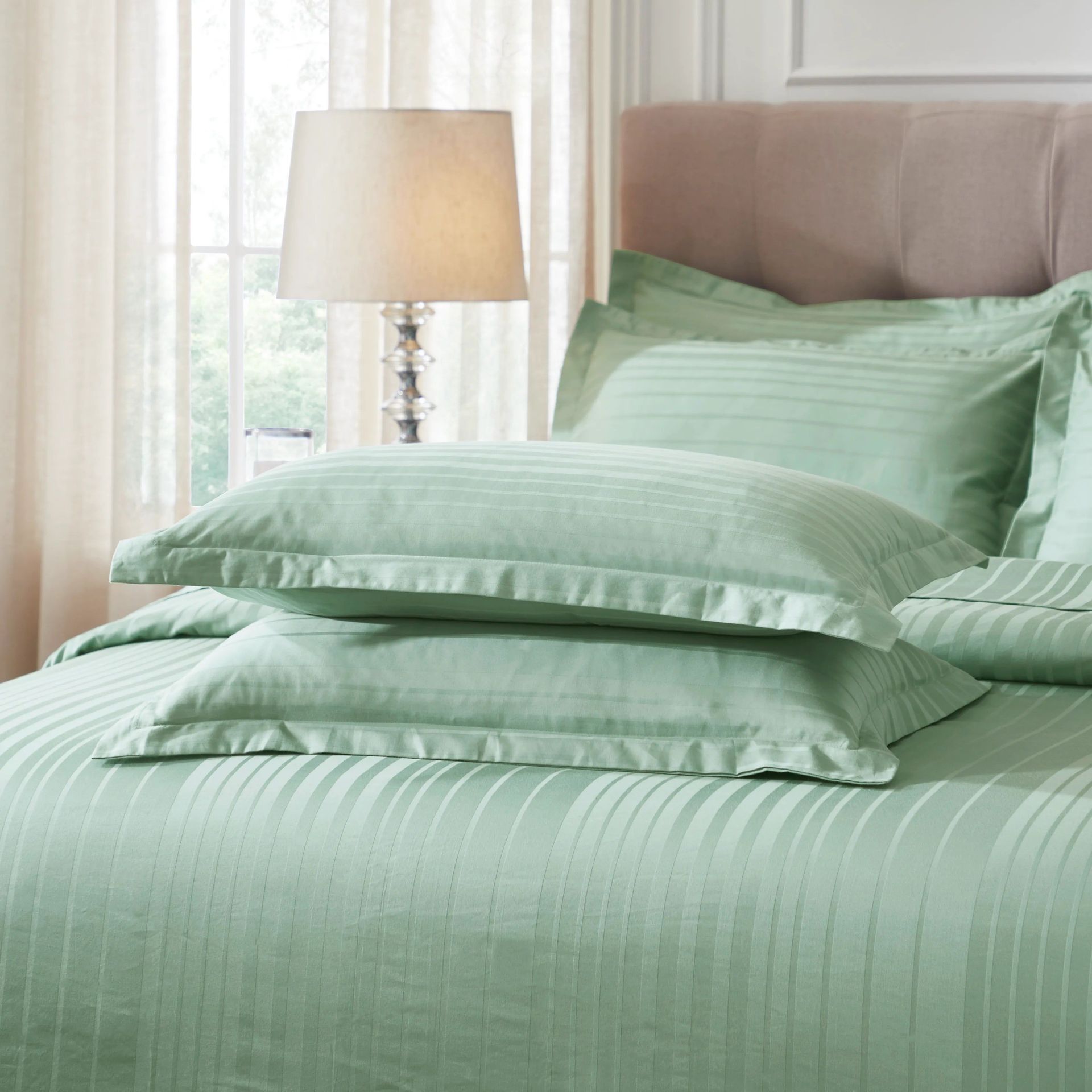 Solid Dyed 400 TC 100% Cotton Green Sage Super King Bedsheet Set | Seraya
